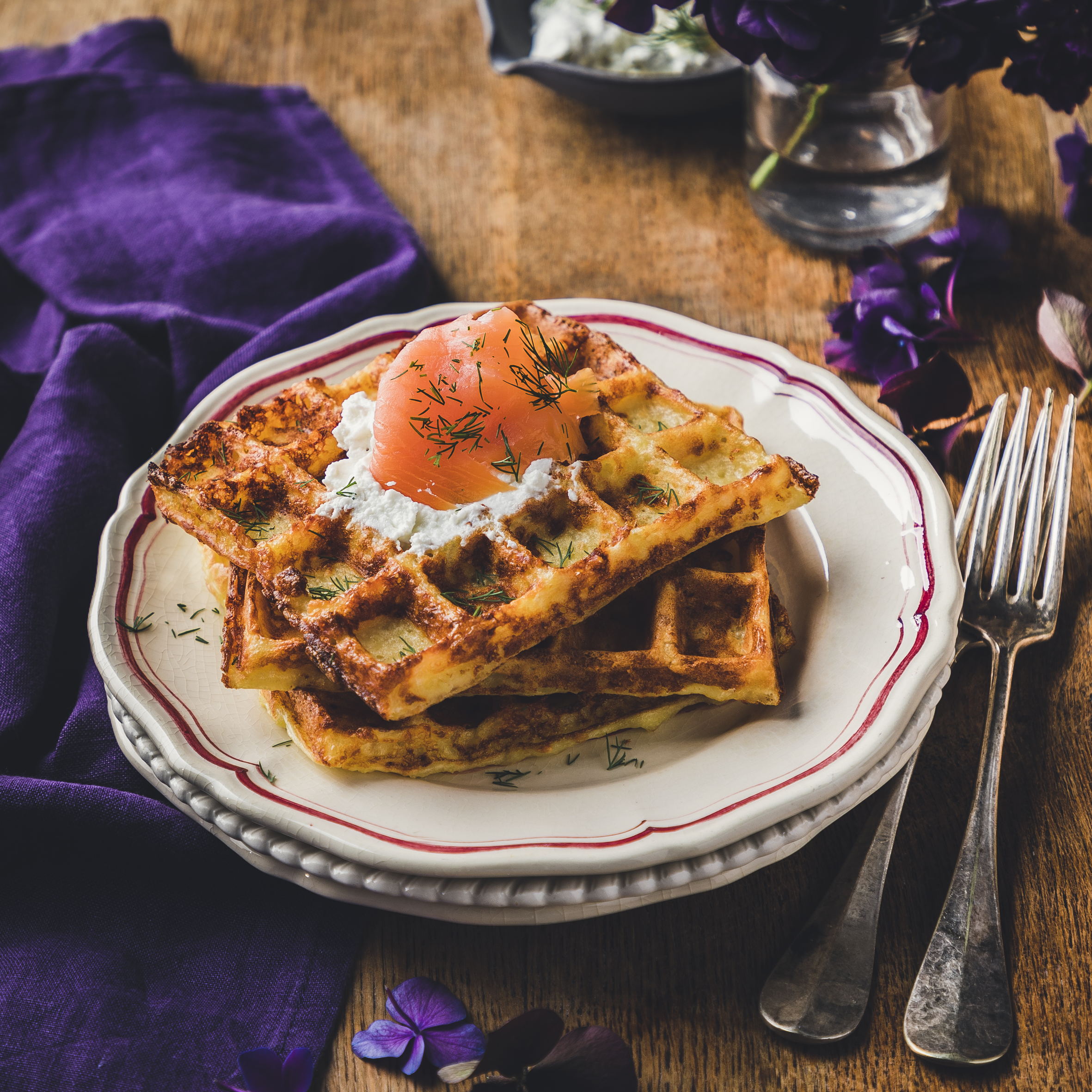 Waffle salati al formaggio e patate