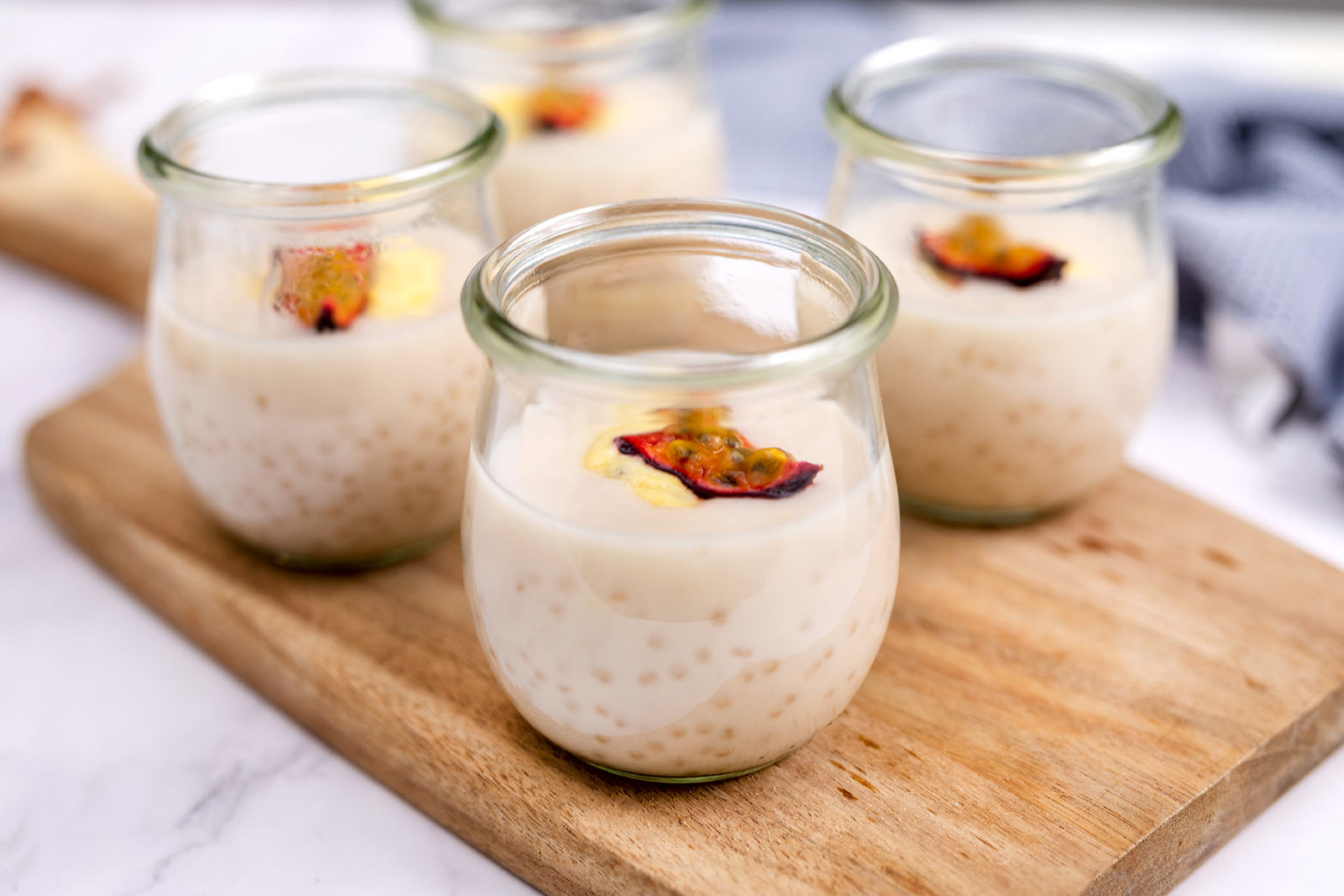 Perlas de Japón con leche de almendra y mango