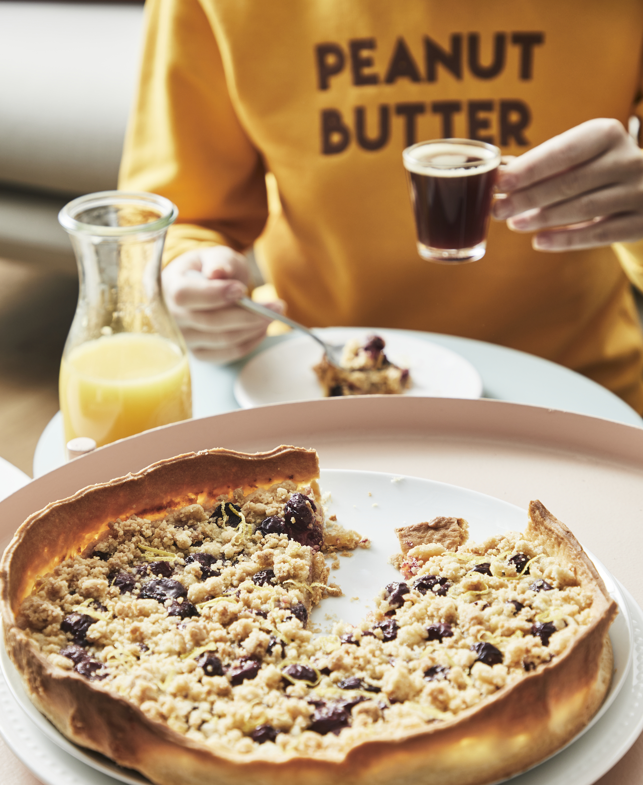 Crumbletaart met citroen en kers