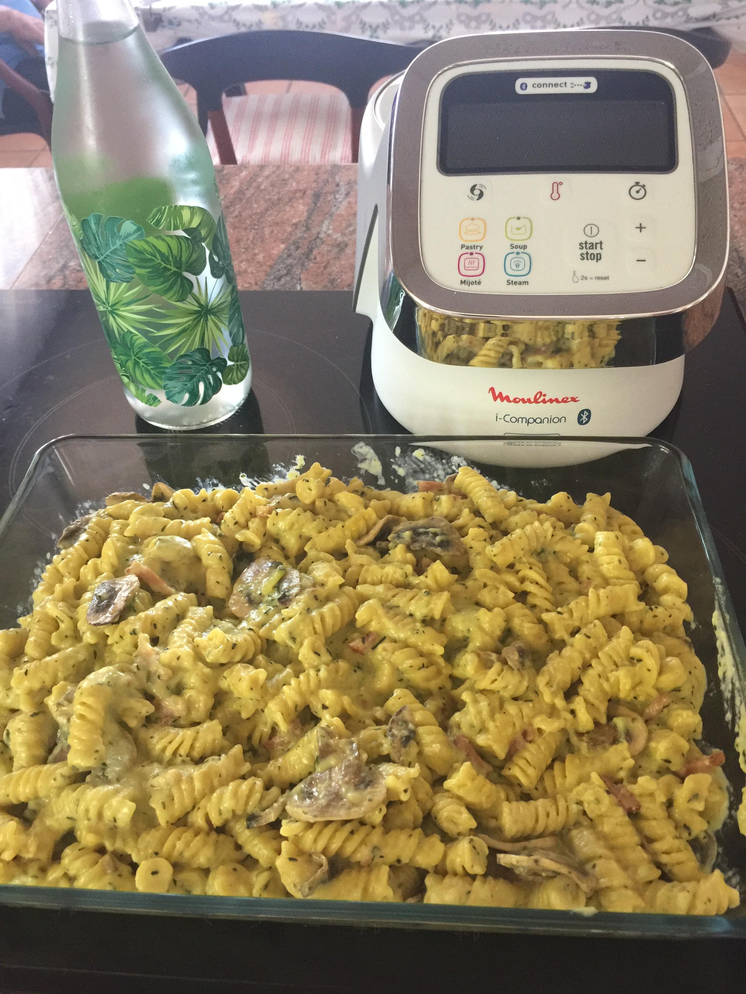 FUSILLI CON CHAMPIÑONES, CALABACIN Y AZAFRAN