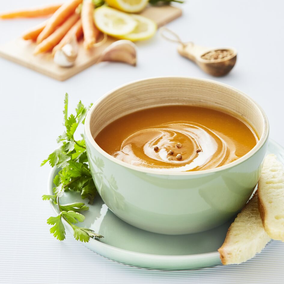 Sopa fría de zanahoria, cilantro y limón