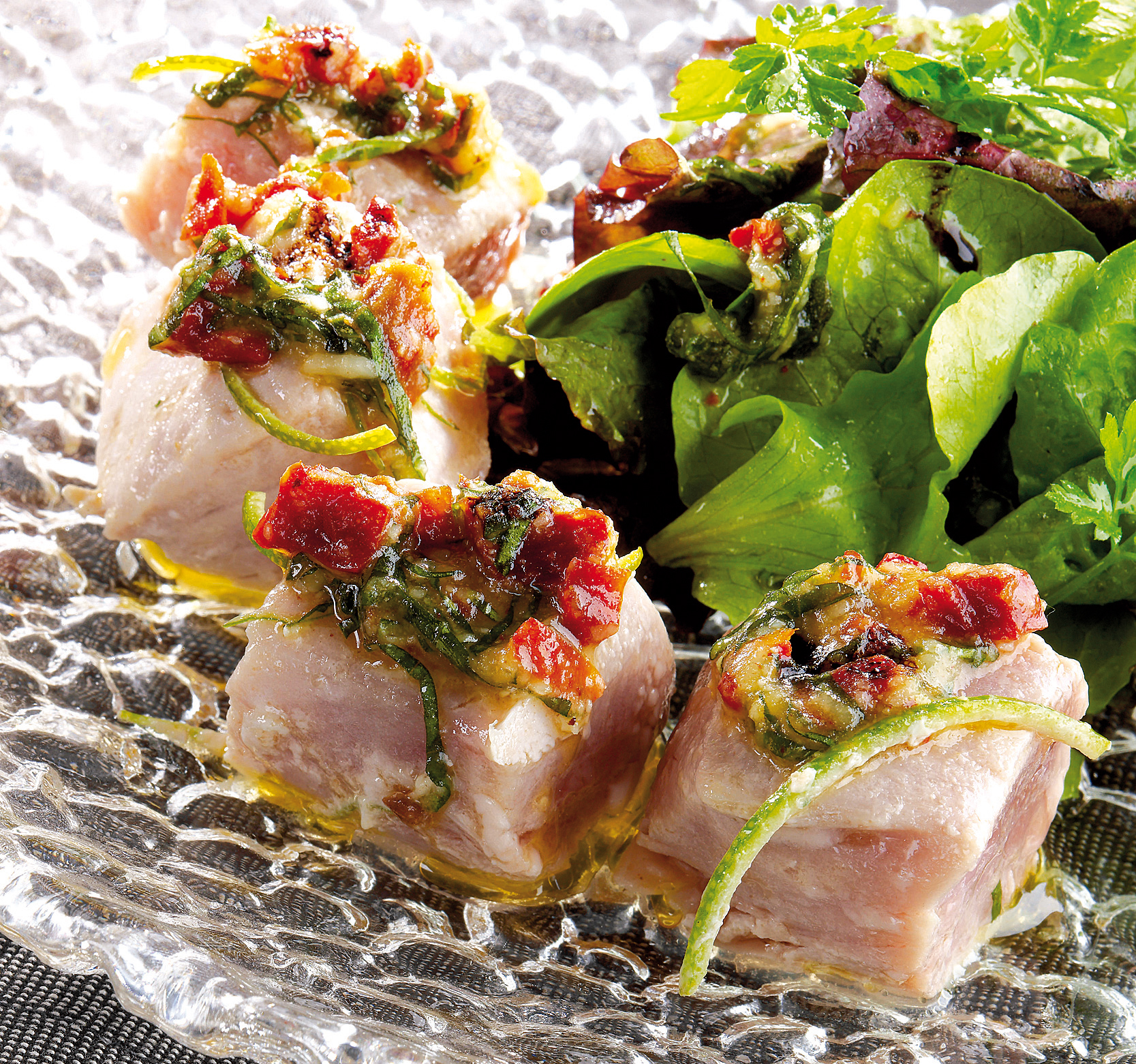 Ensalada de atún y albahaca