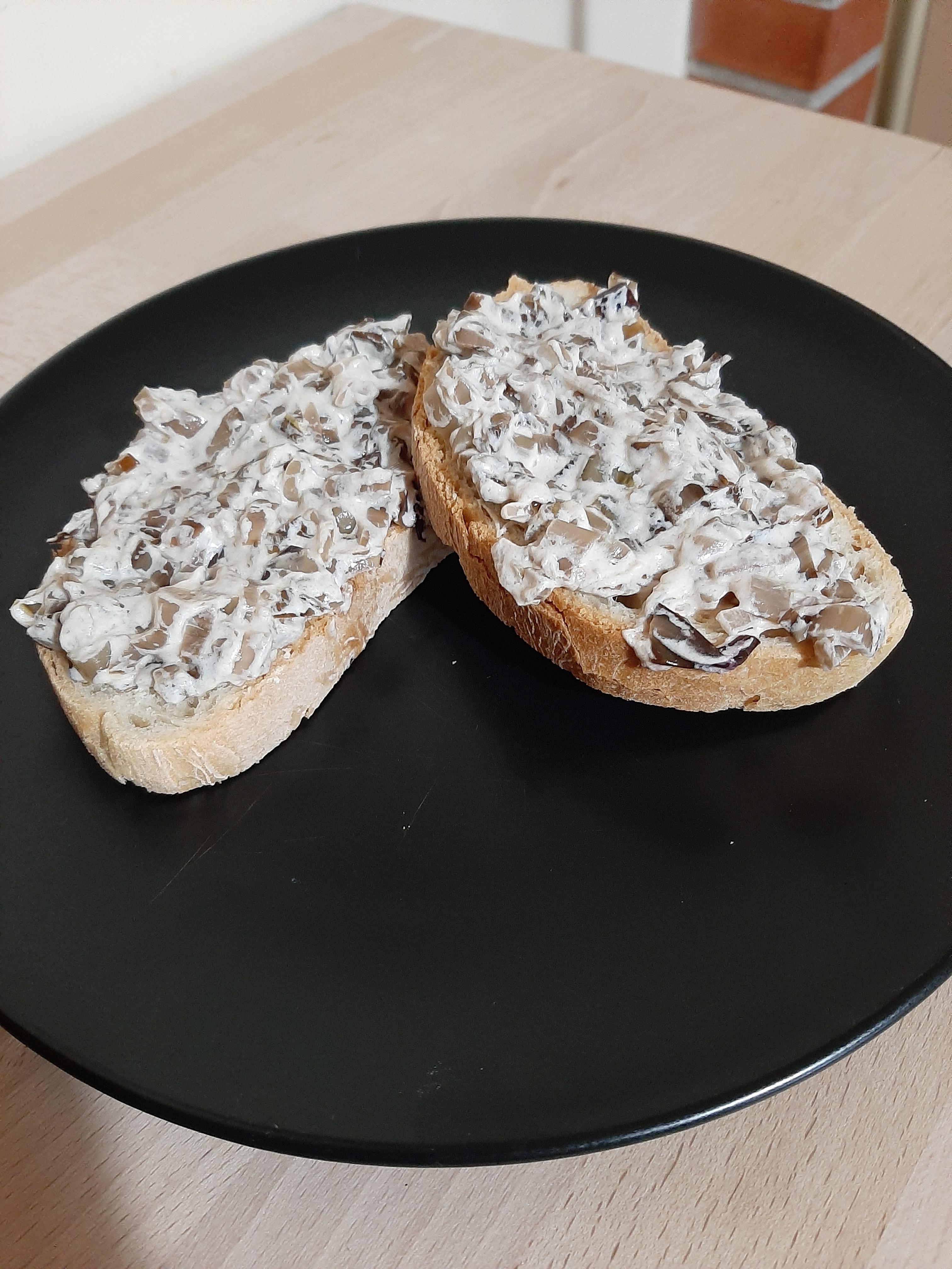 Bruschette con salsa di radicchio trevigiano