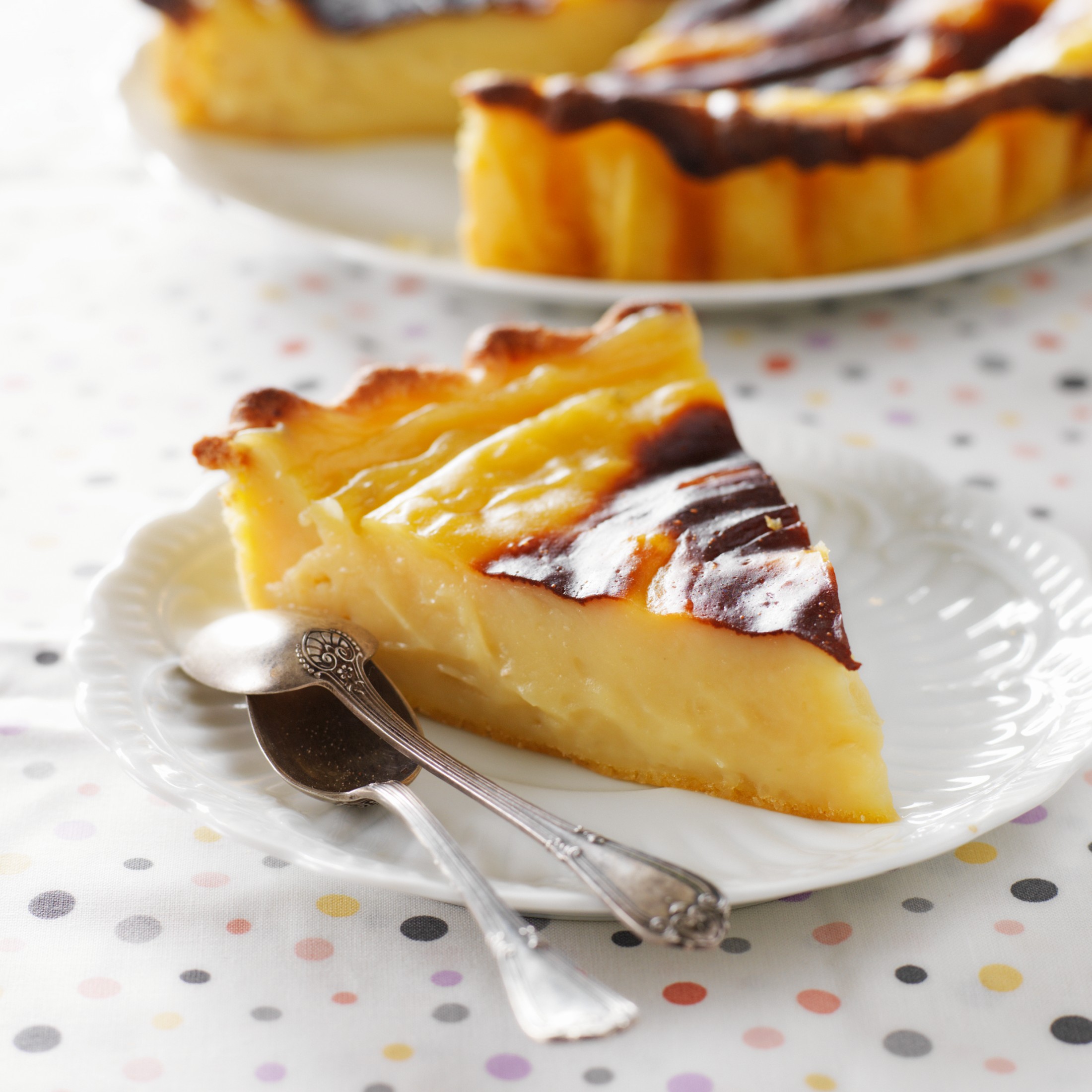 Torta alla crema pasticcera