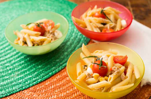 Pasta fredda con mais e piselli