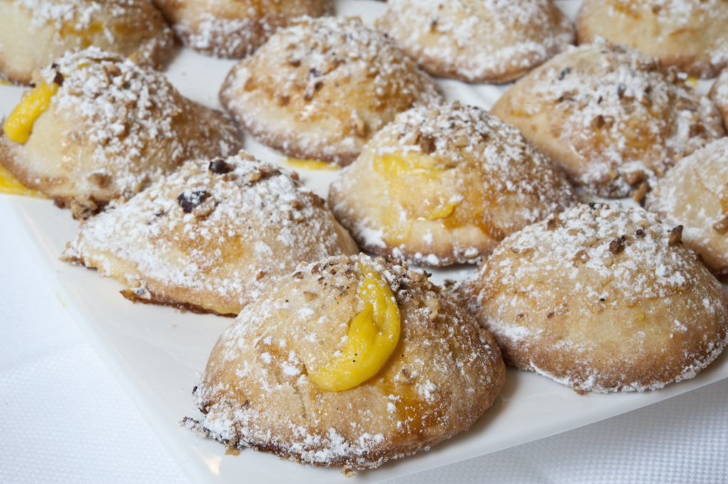 Biscotti ripieni di crema