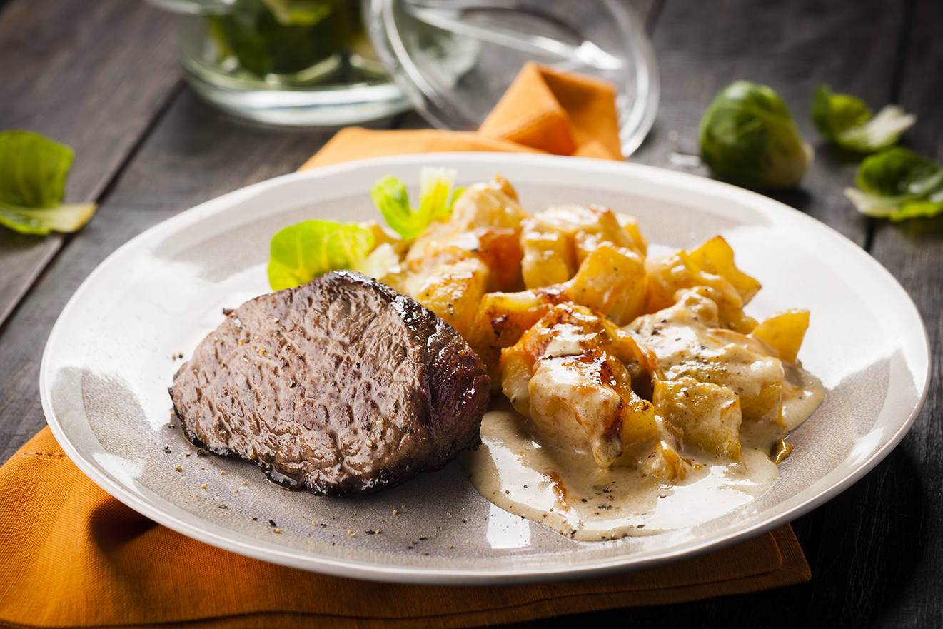 Ternera y patatas al cheddar