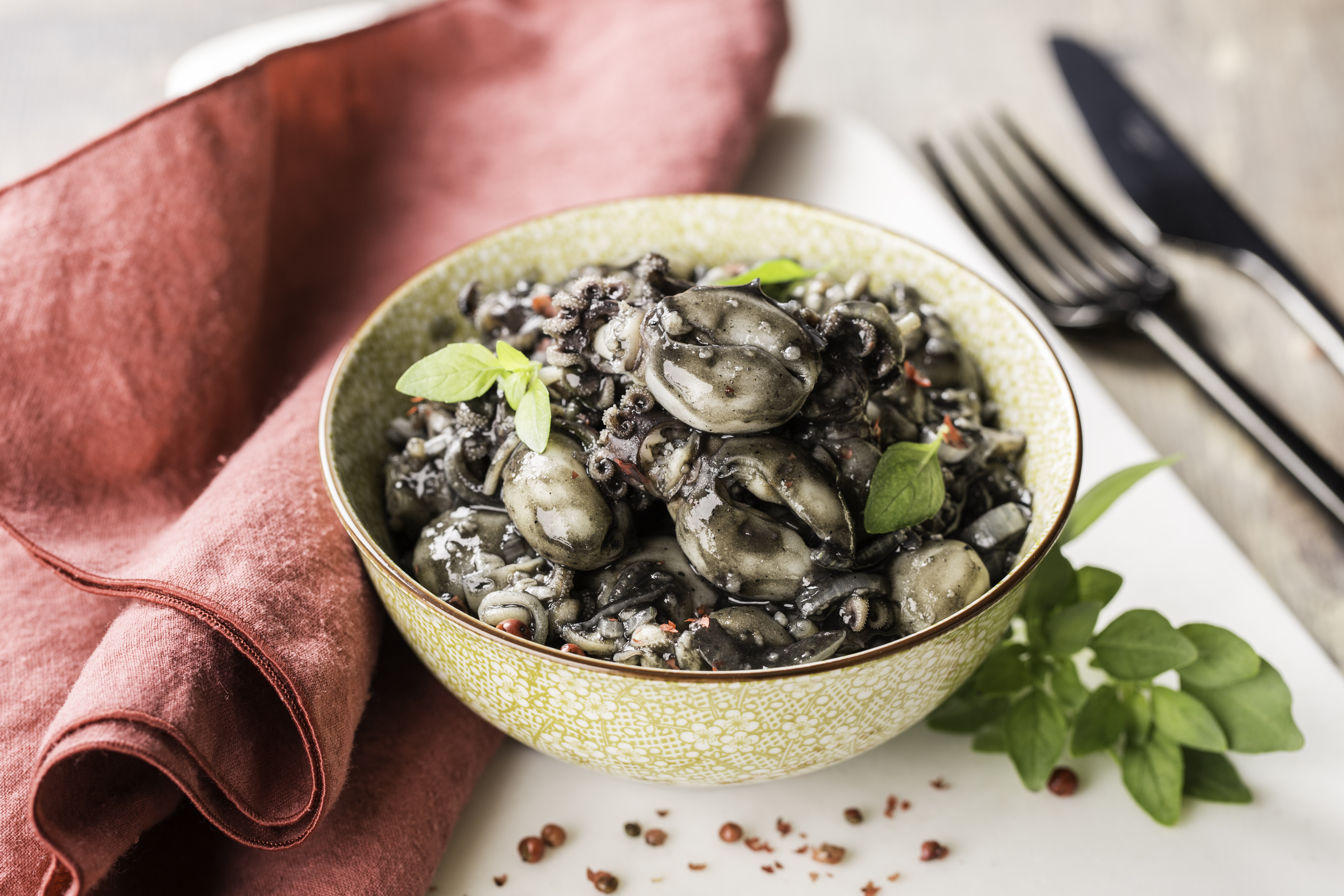 Chipirones encebollados