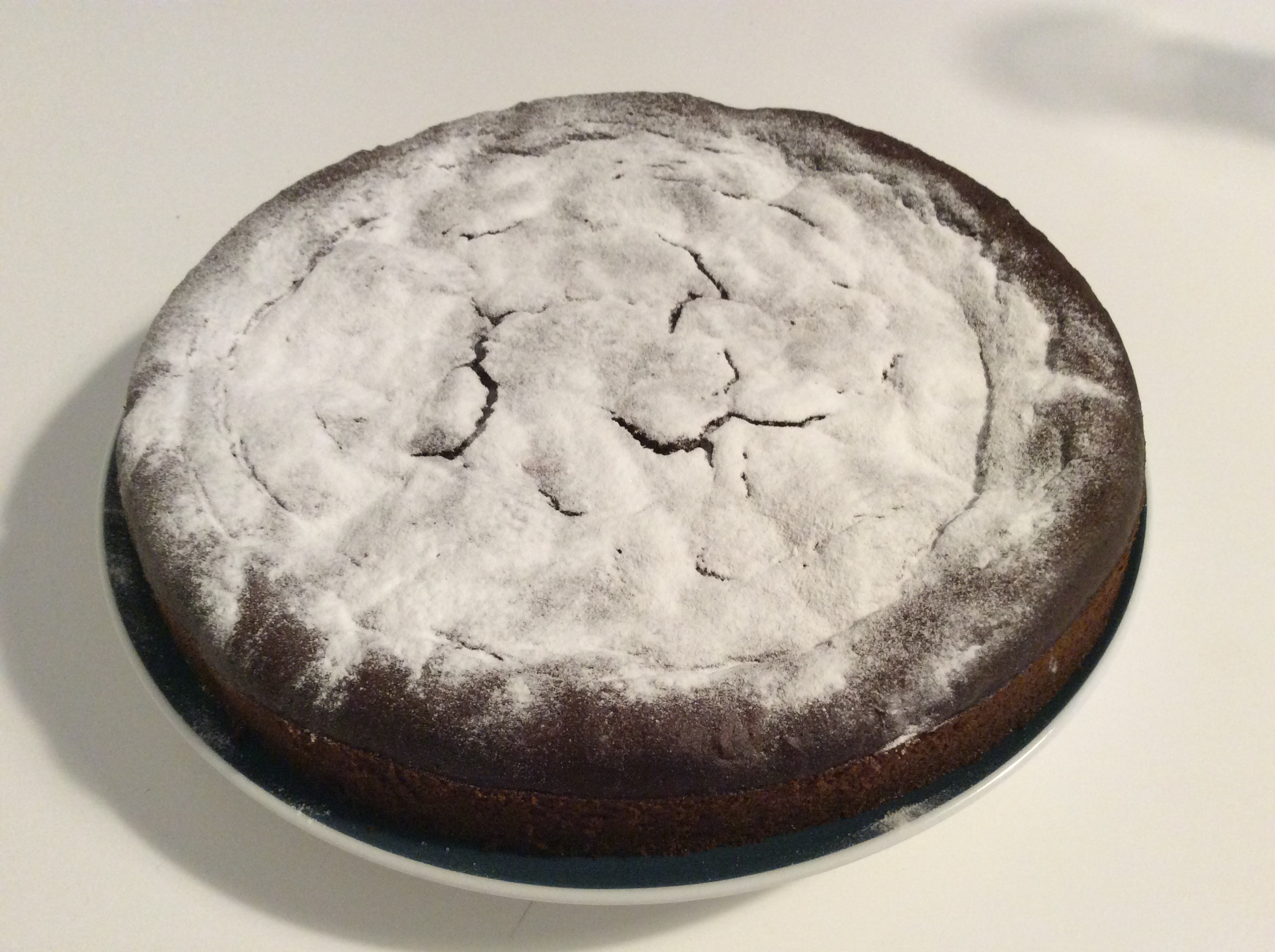 Torta banana, noci e cacao