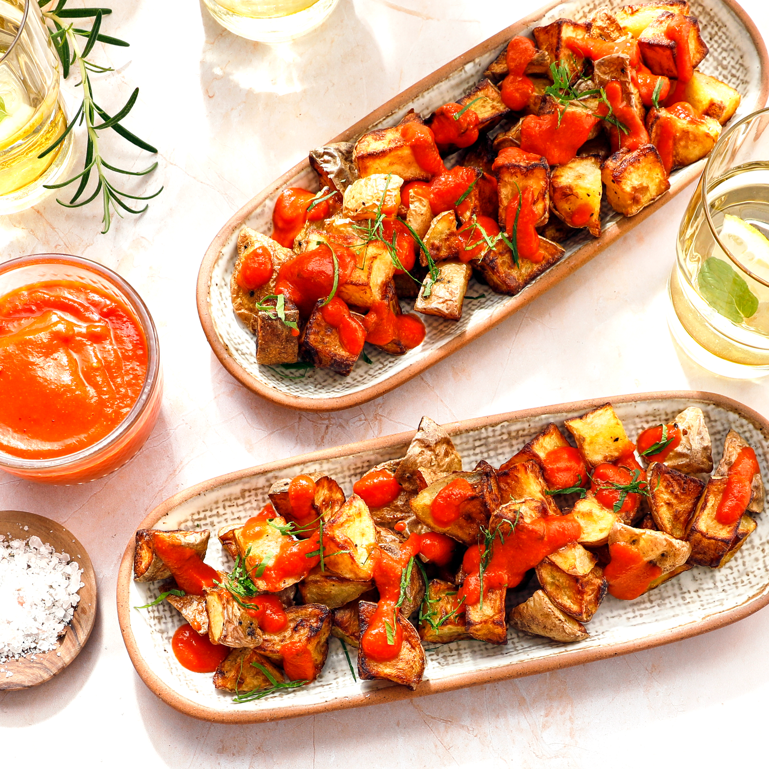Spanische „Bravas“ würzige Kartoffeln