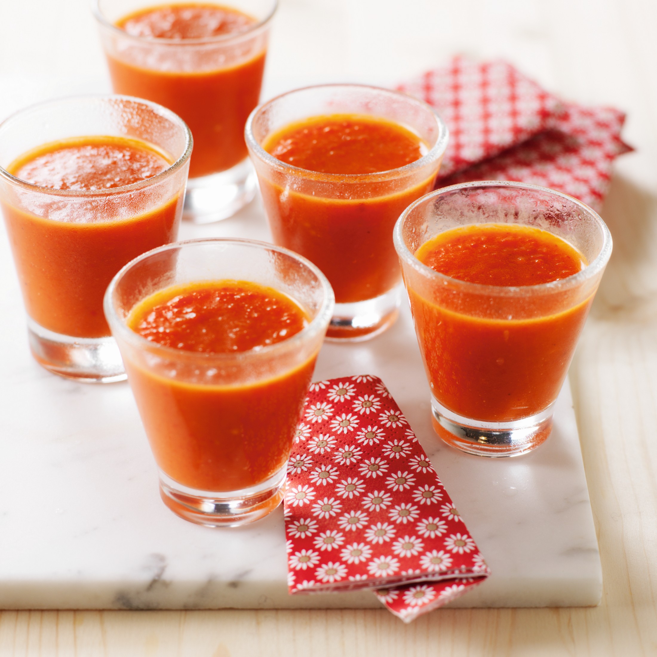 Zuppa fredda di pomodori e peperoni piquillo