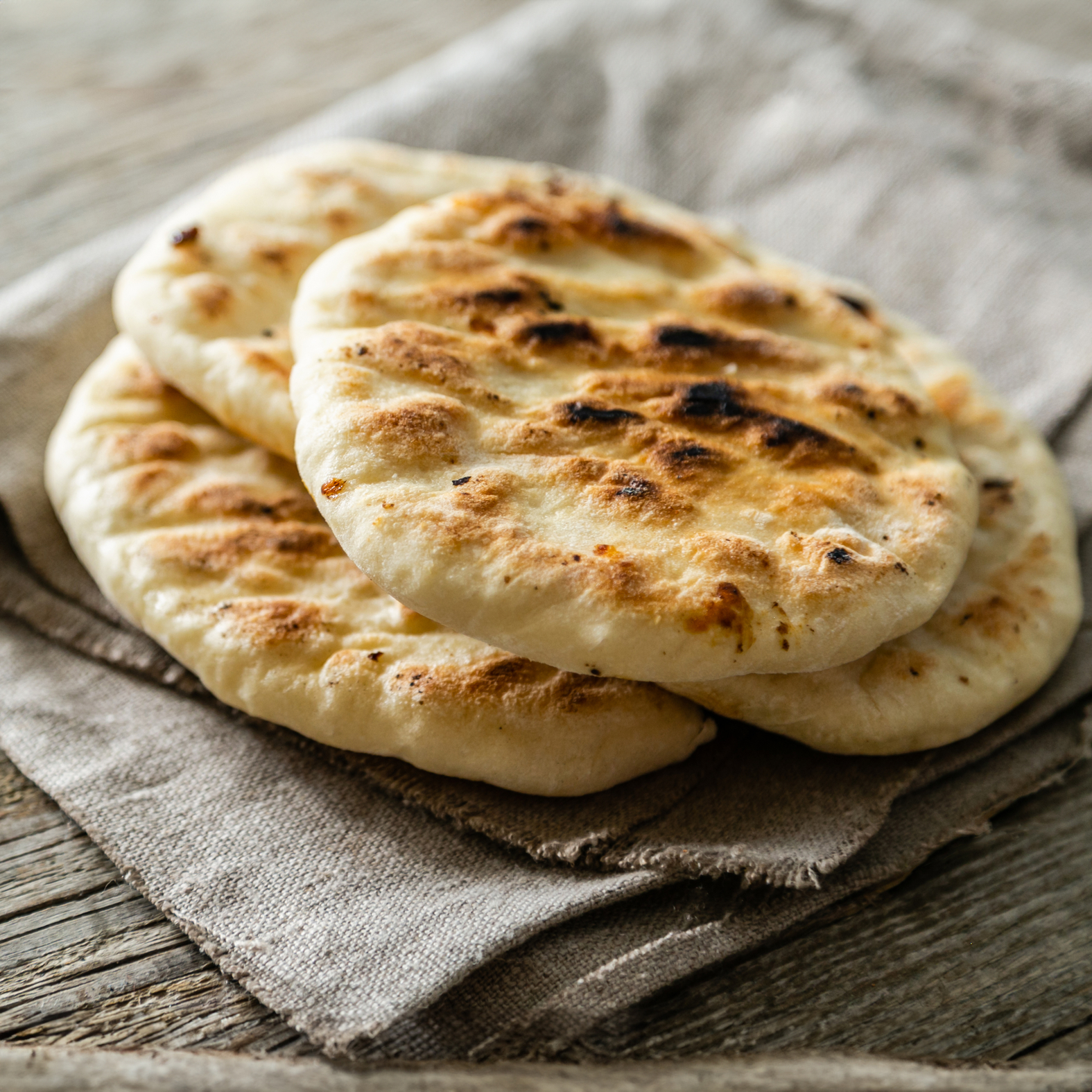 Hausgemaches Käse-Naan Brot