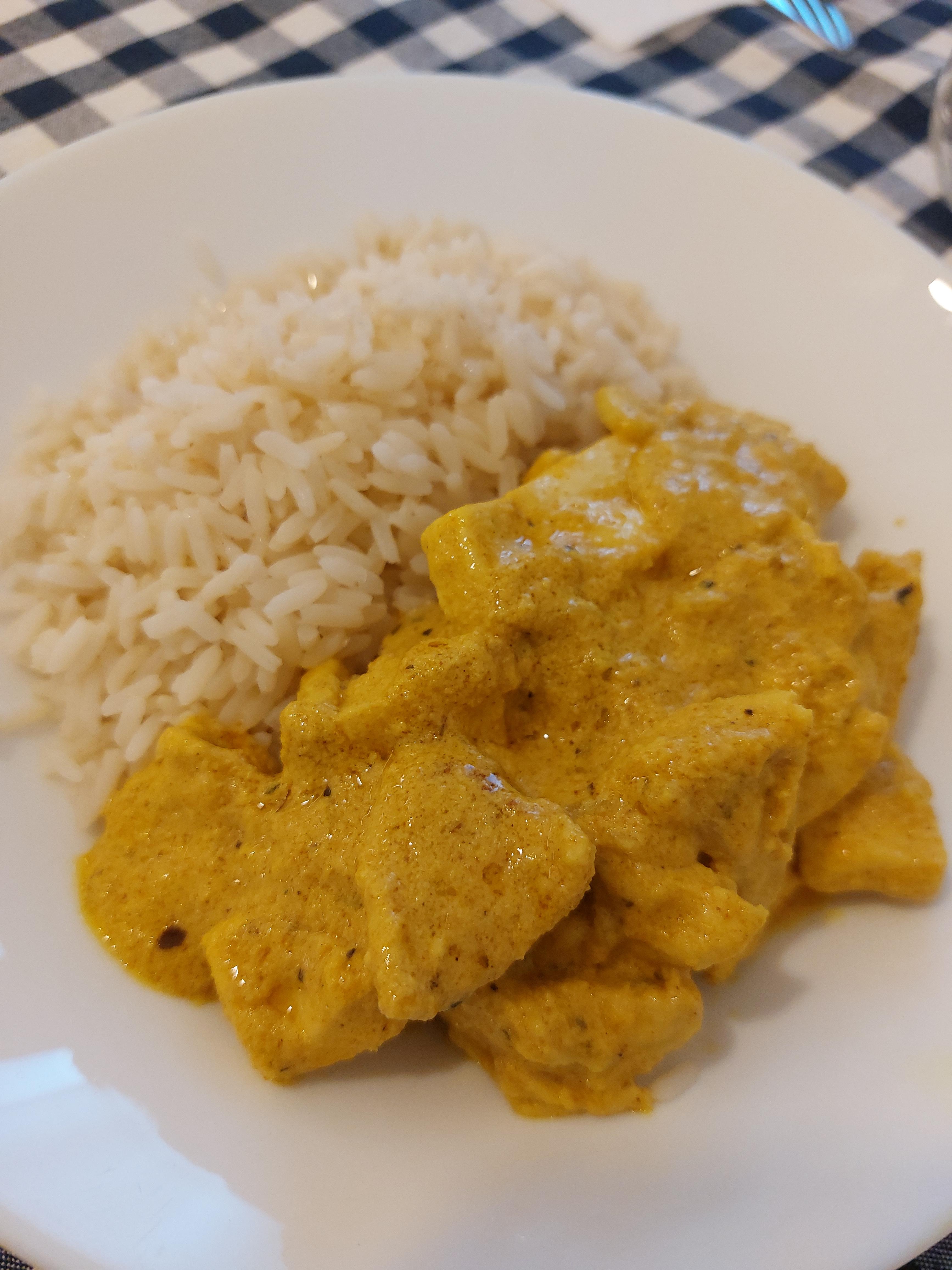 Pollo al curry e robiola
