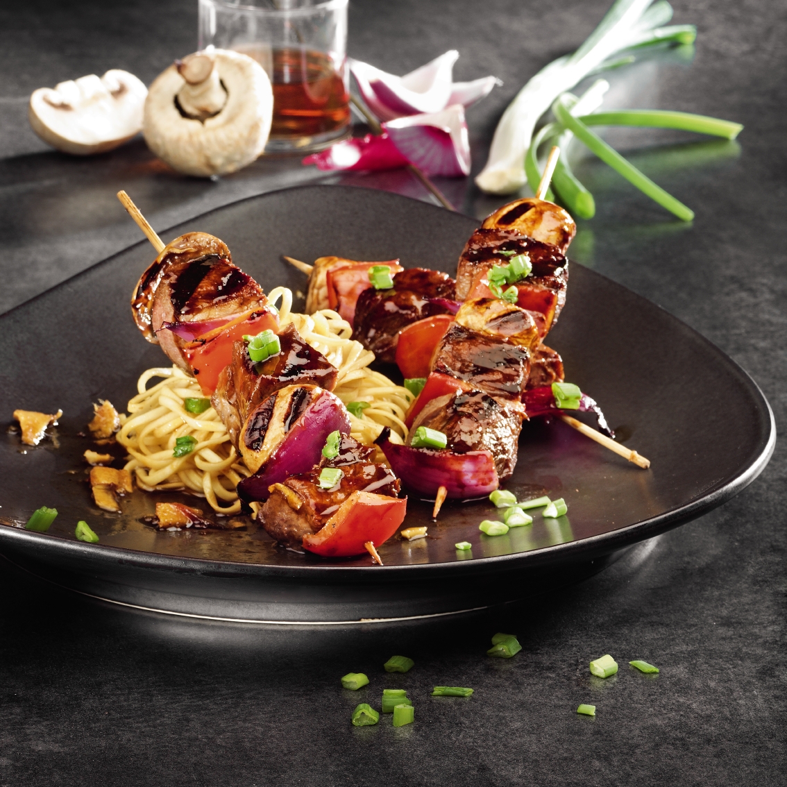 Steakspieße mit Champignons an Teriyaki-Soße
