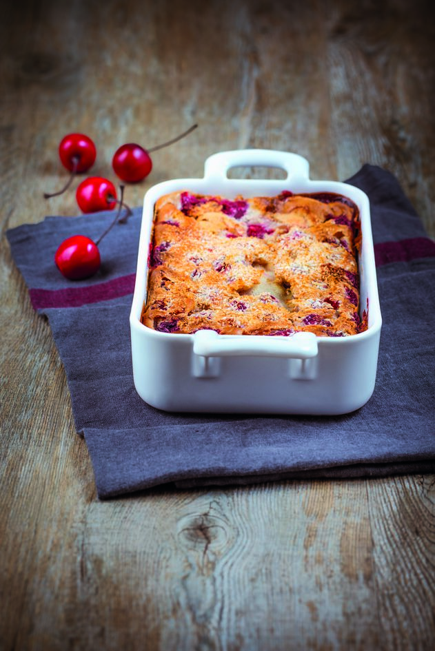 Clafoutis de coco y cereza