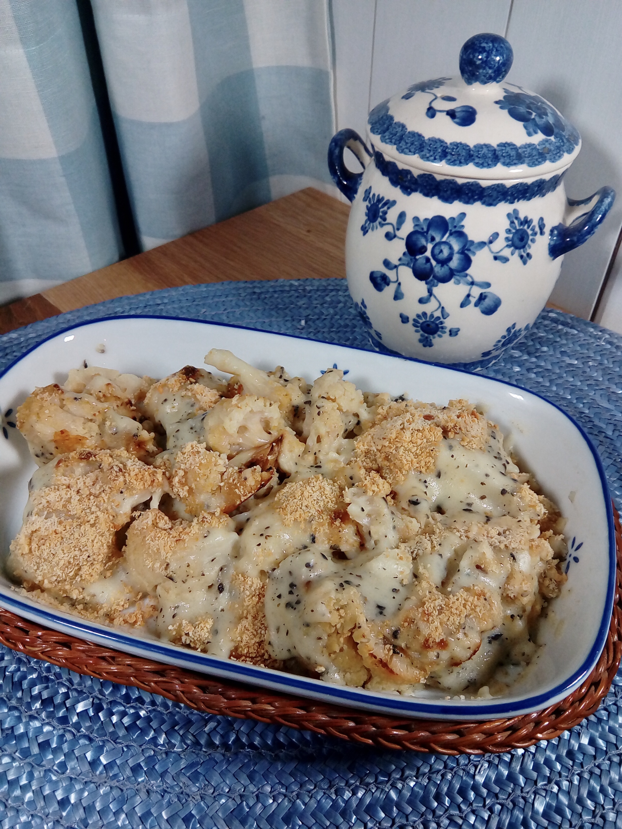 Cavolfiori gratinati , con besciamella al pecorino e tartufo