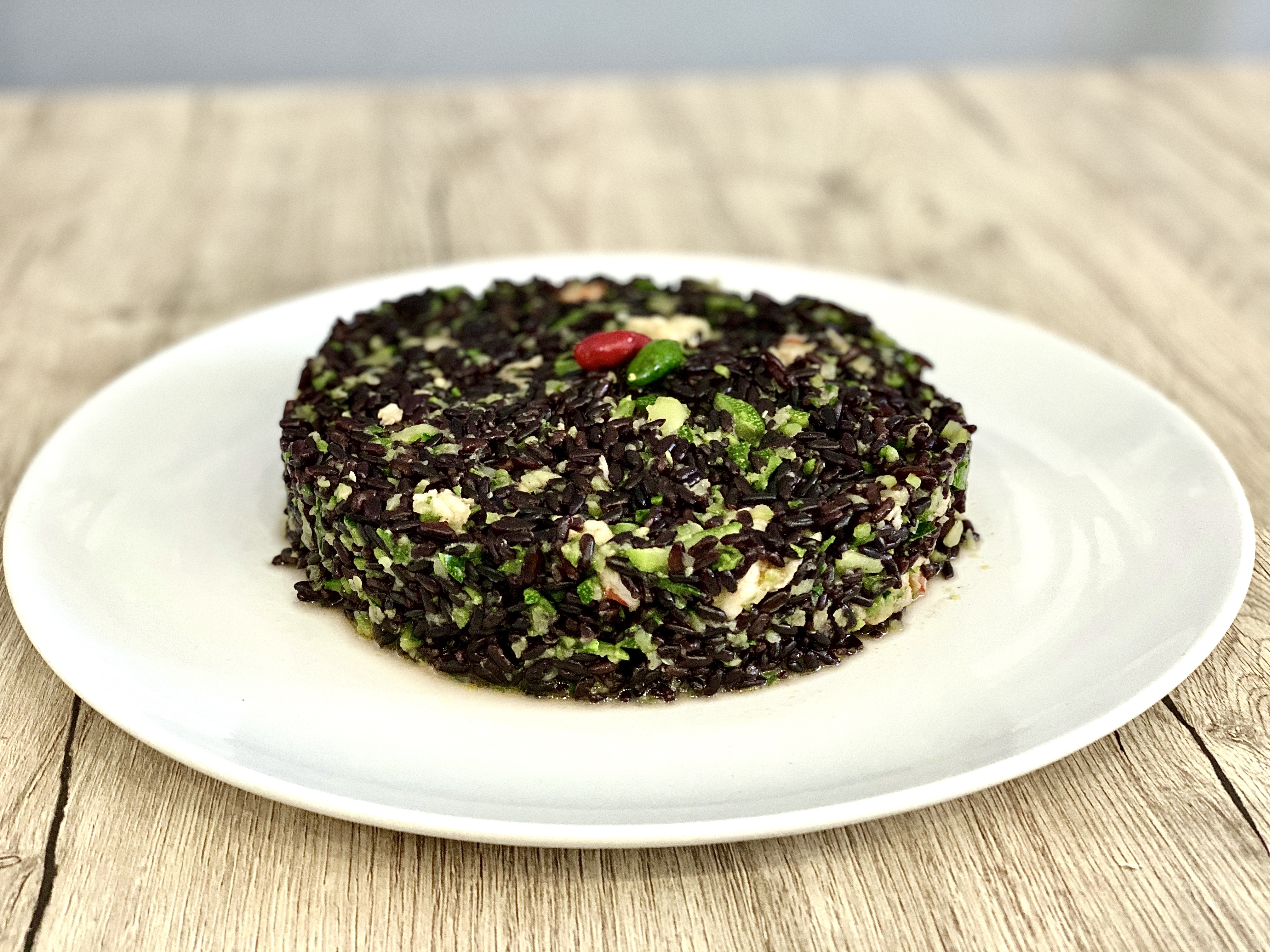 Riso venere piccante con zucchine e mazzancolle
