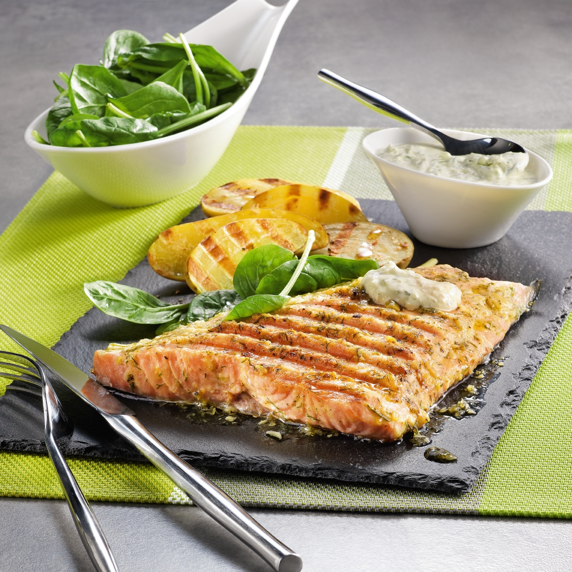 Salmone in salsa alla crema di aneto