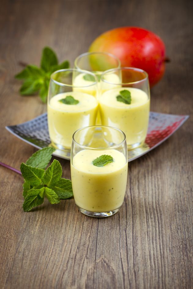 Lassi indio de mango, plátano y menta