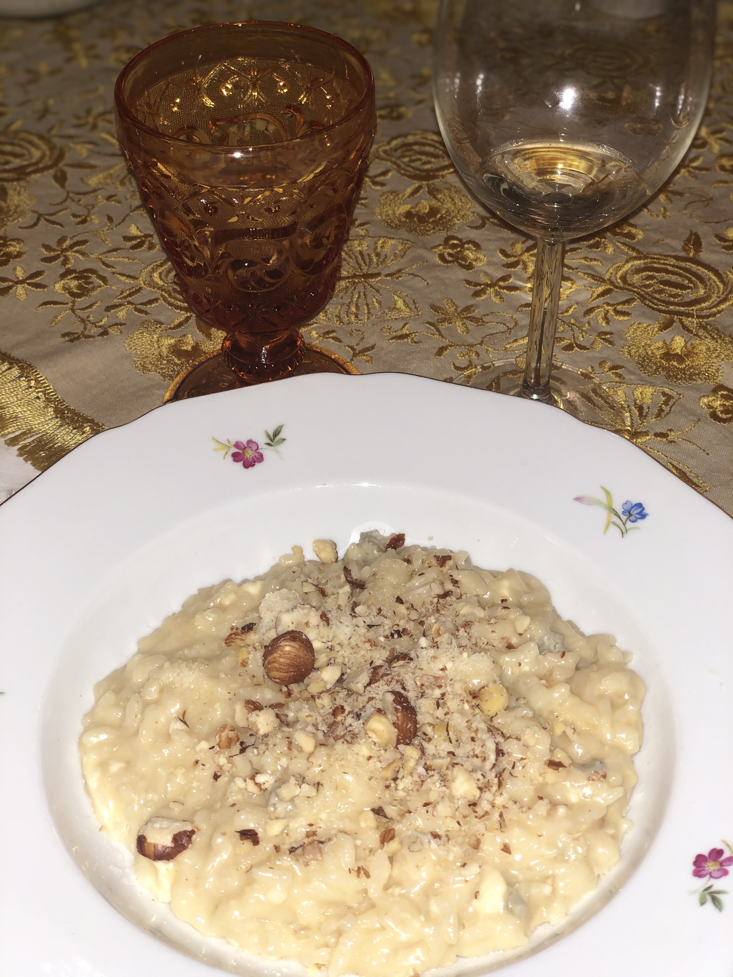 Risotto crescenza, zola e nocciole