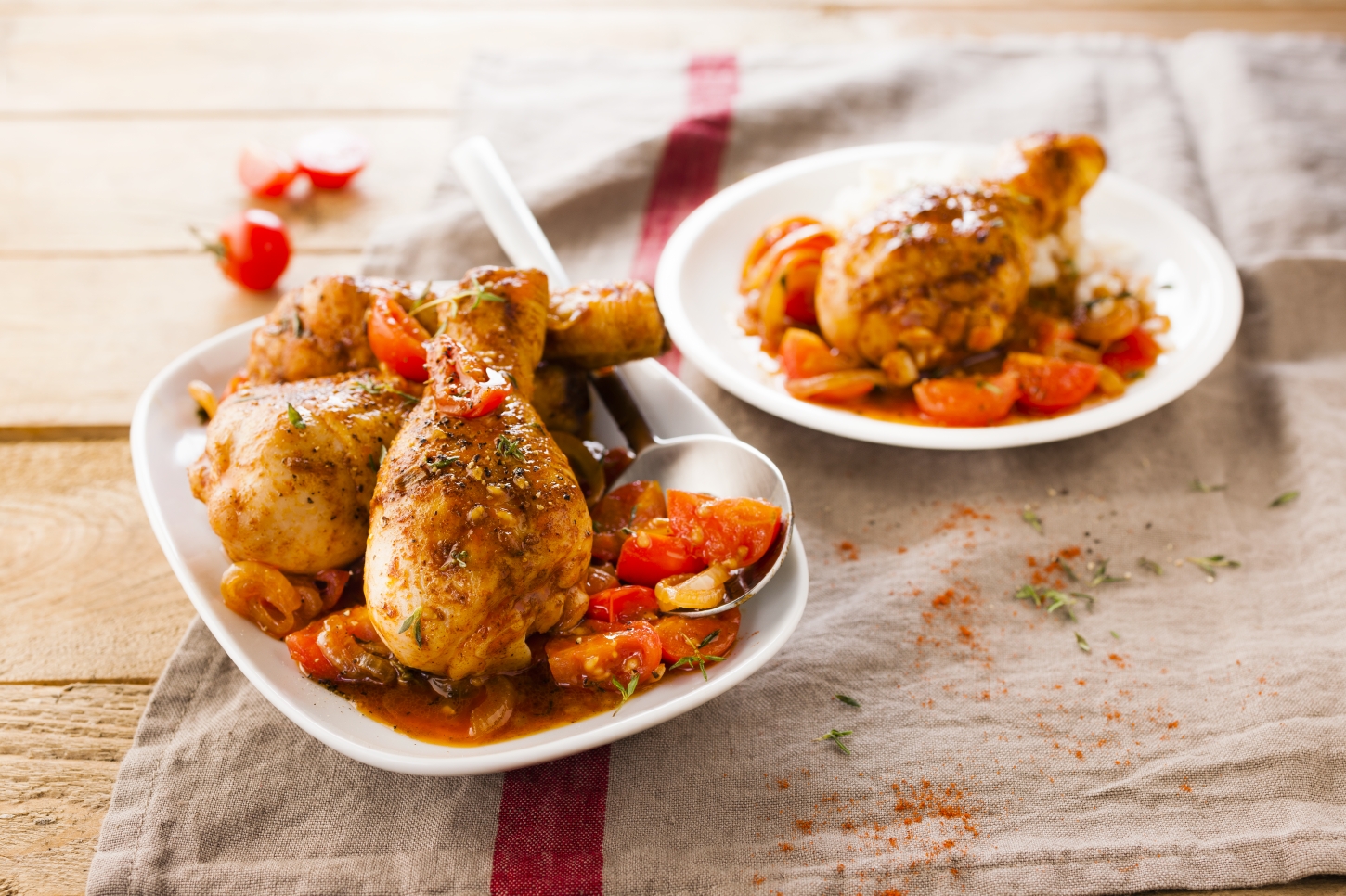 Alitas de pollo con tomate