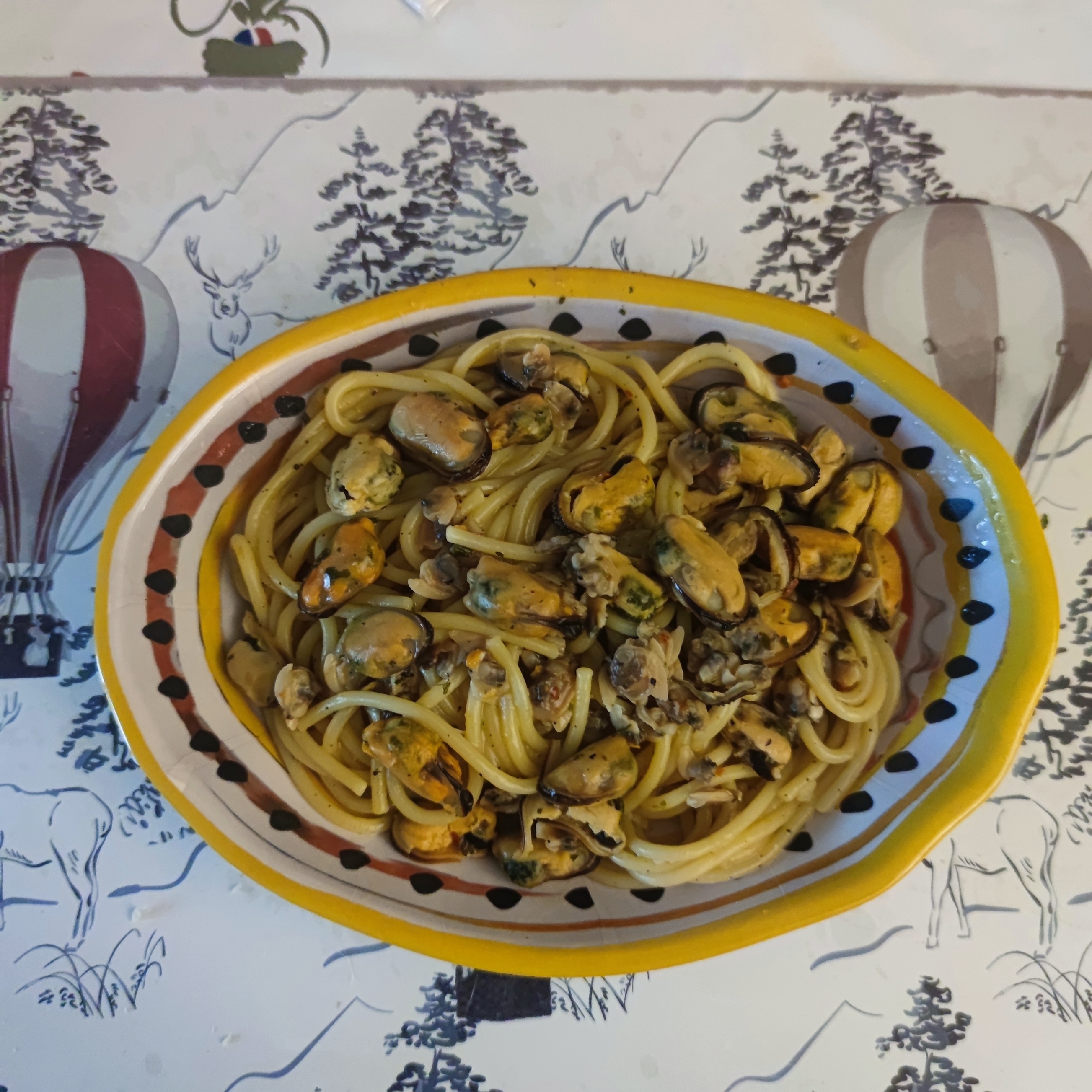 Spaghetti con cozze e vongole