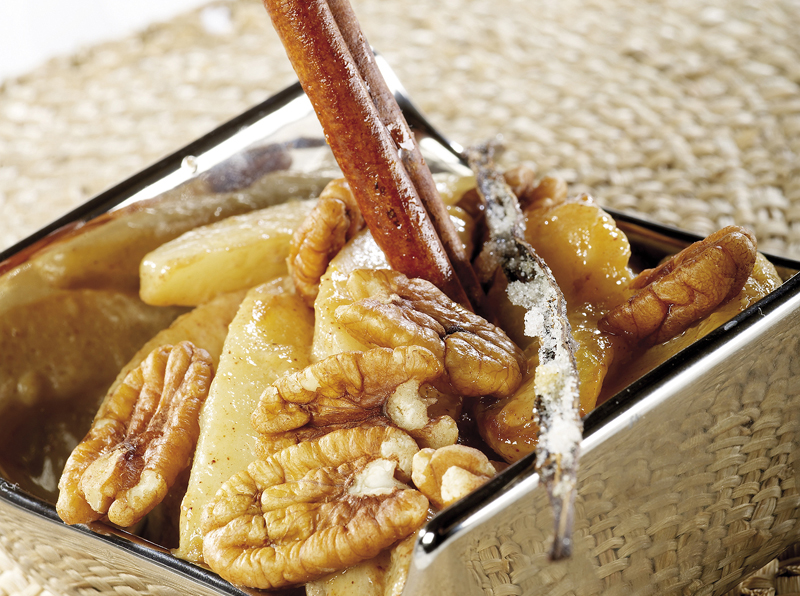Apfel-Birnen-Walnuss-Rosinen-Dessert