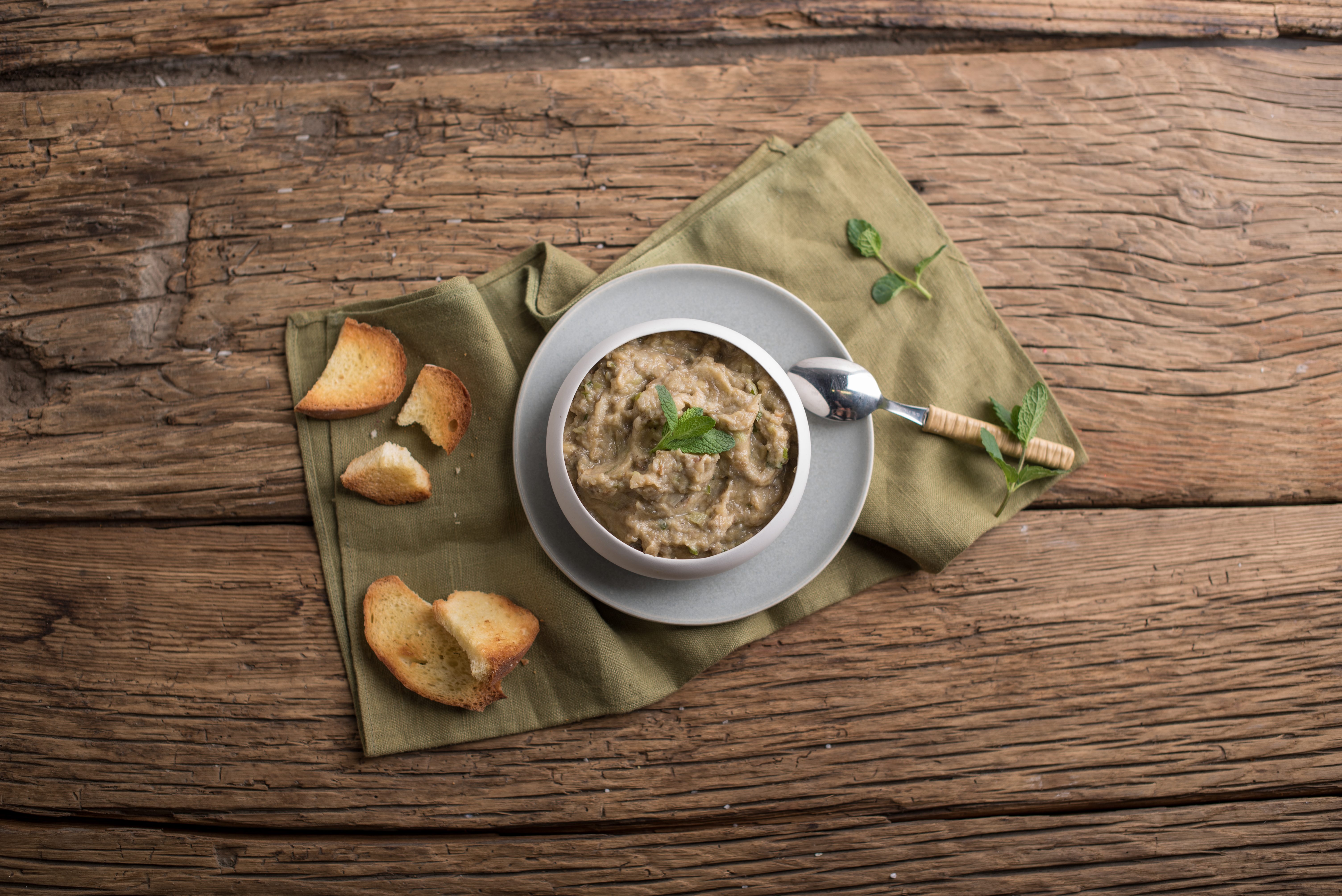 Humus di melanzane e curcuma