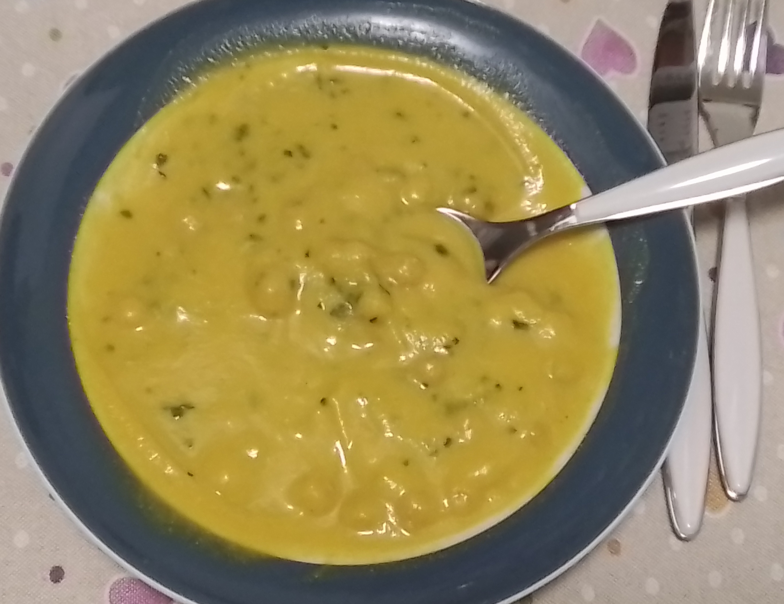Zuppa di cavolfiore e ceci alla curcuma