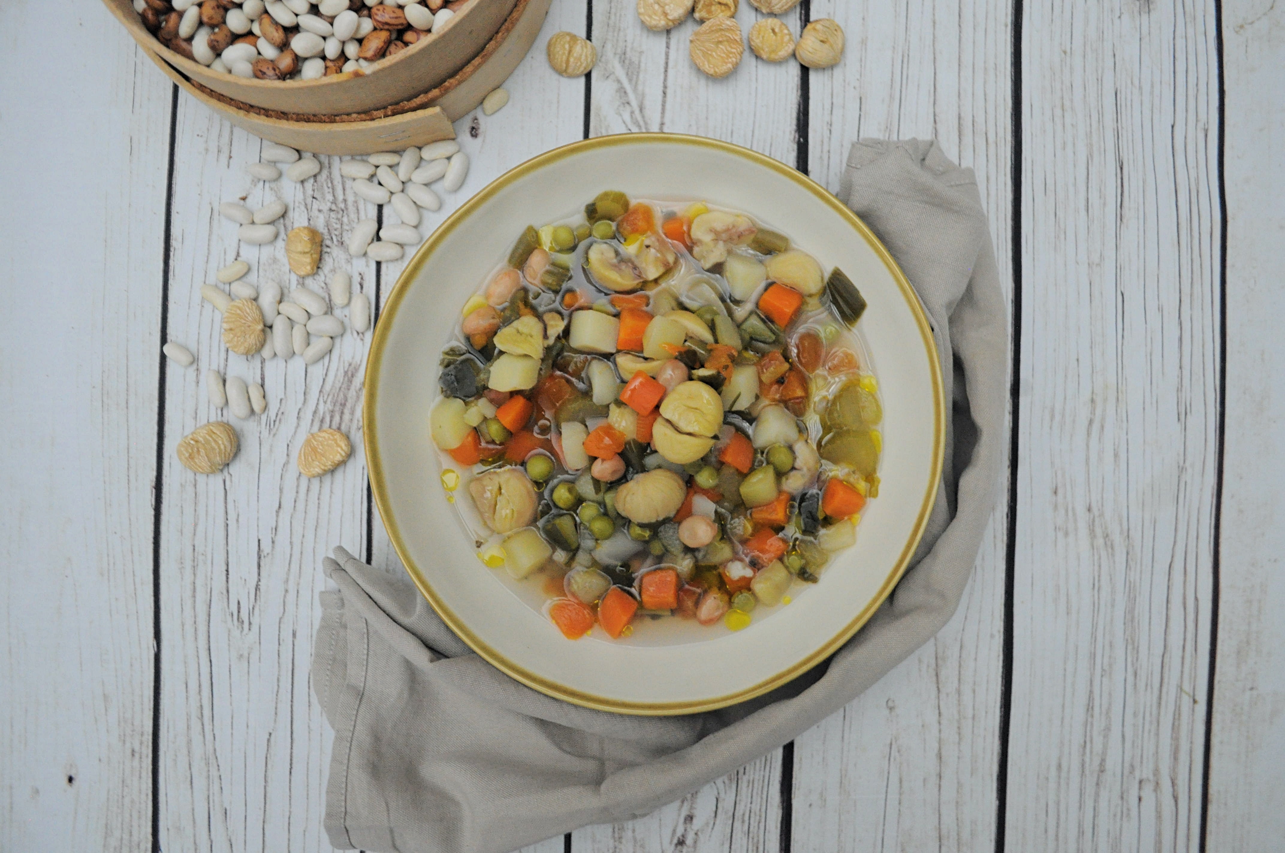 Minestrone di castagne e legumi