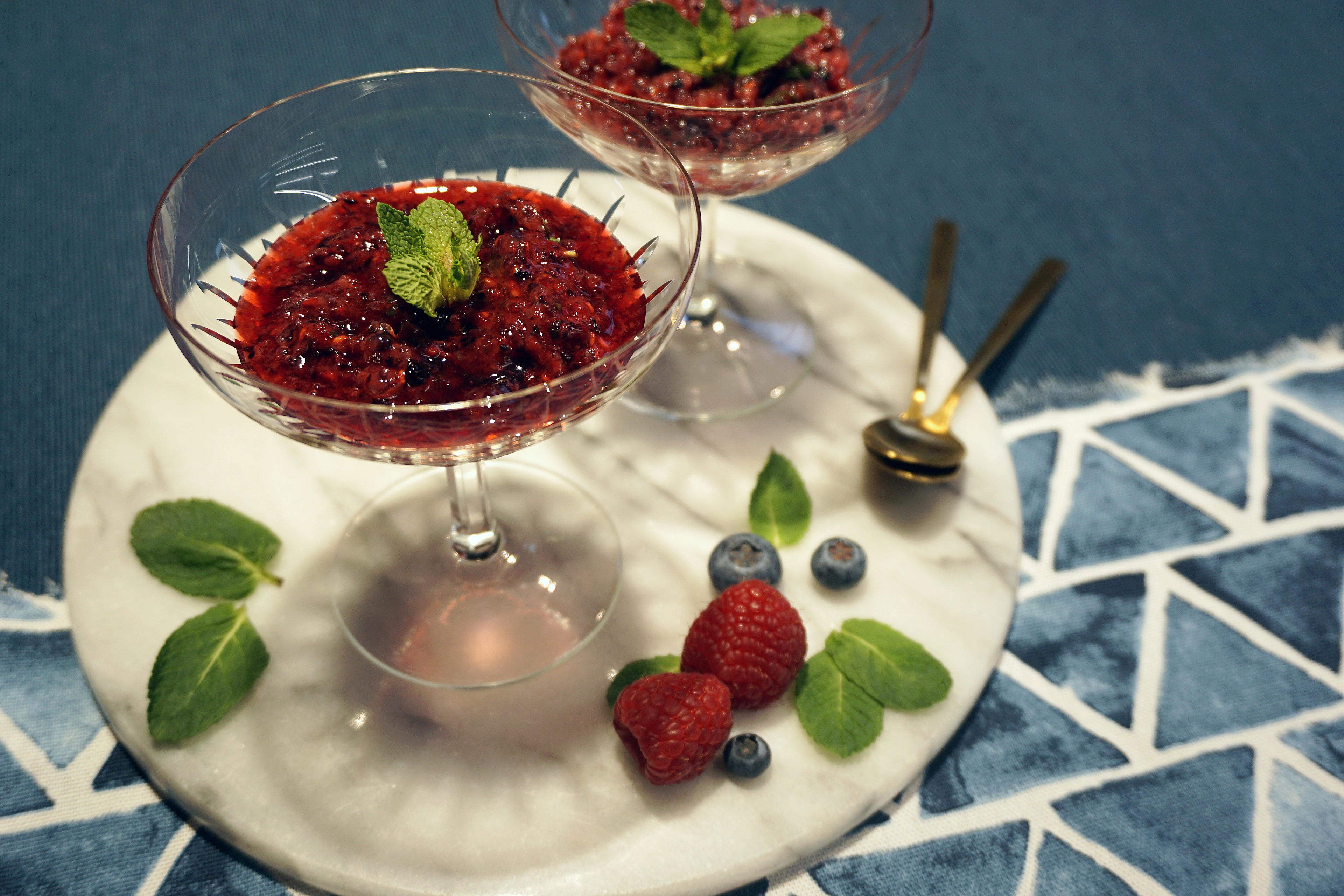 Rood fruit granita