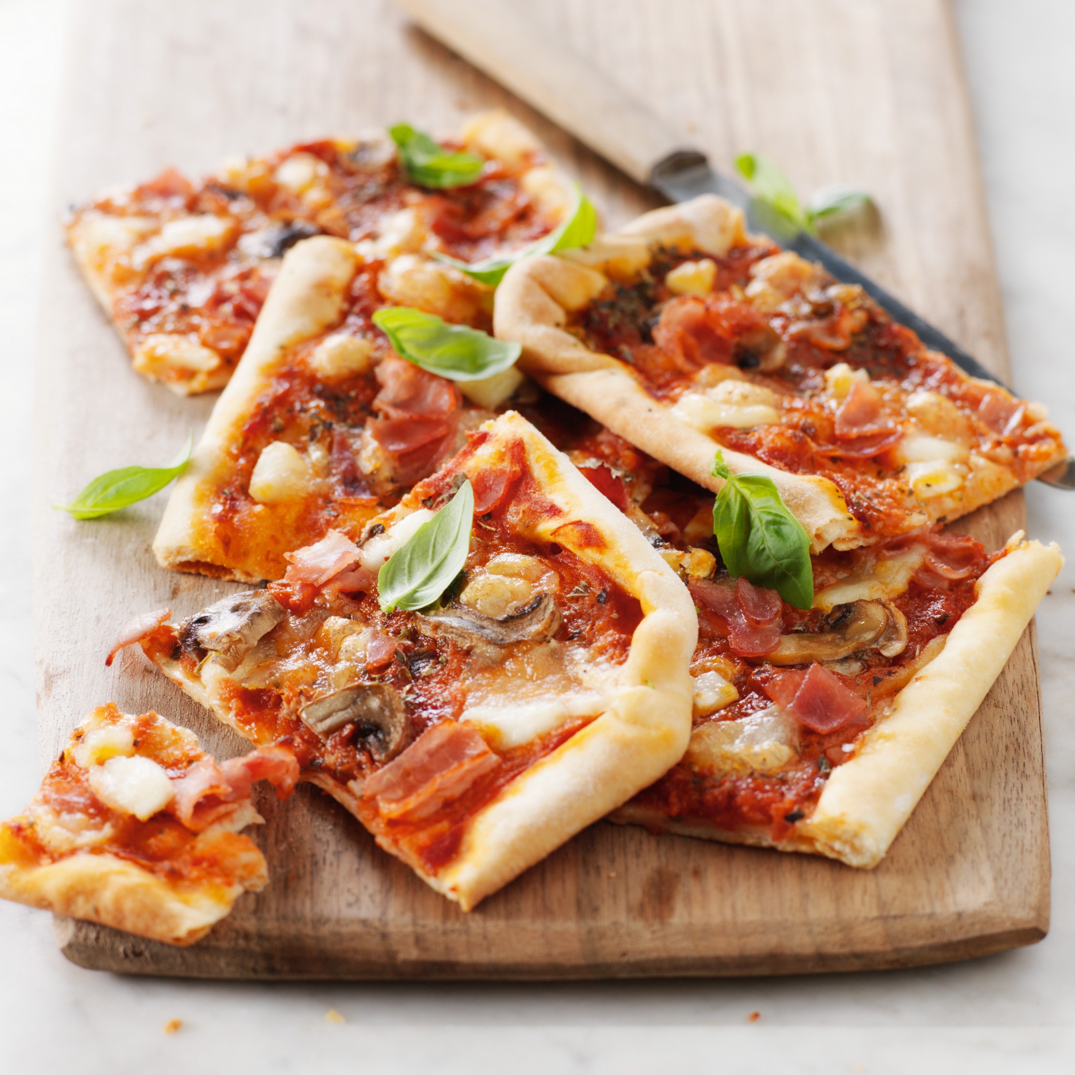 Pizza prosciutto e funghi