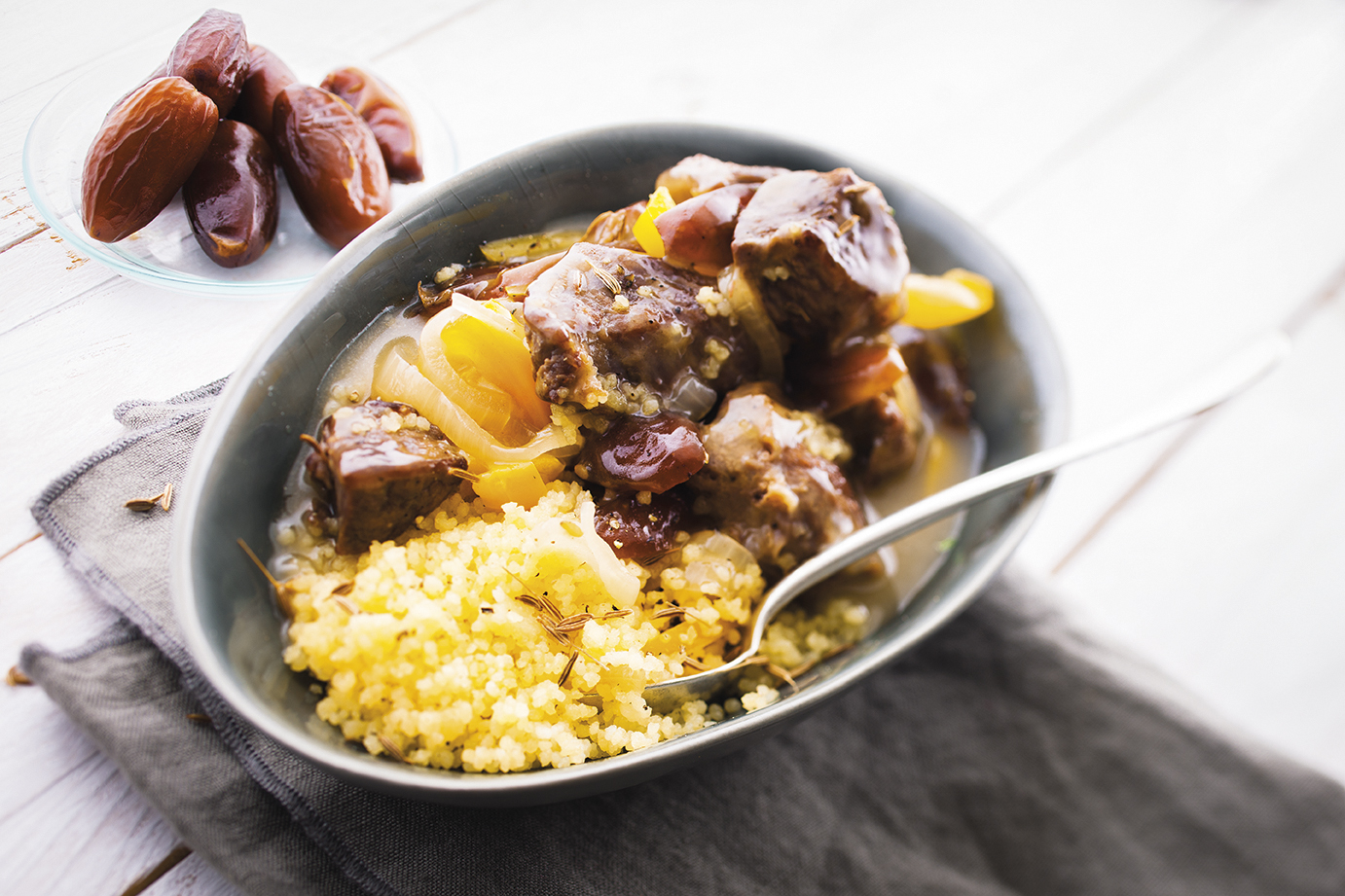 Tajine de borrego com tâmaras