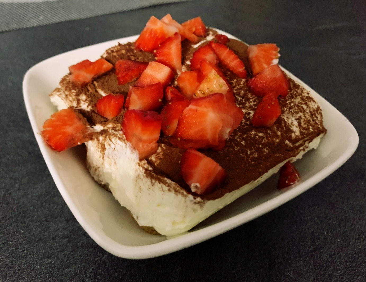 Mascarpone light alle fragole senza uova