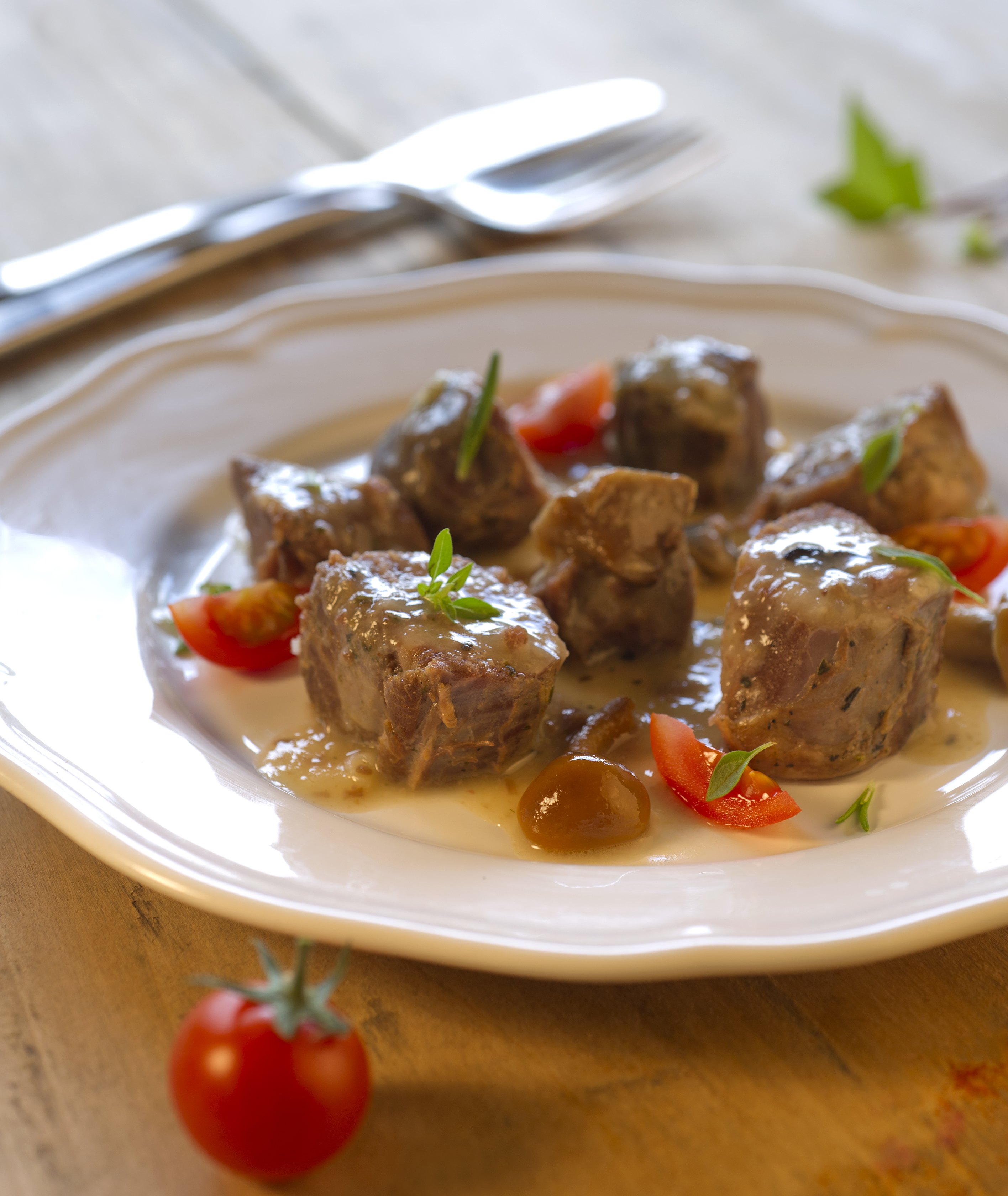 Carrillera de ibérico con negrillas y cava