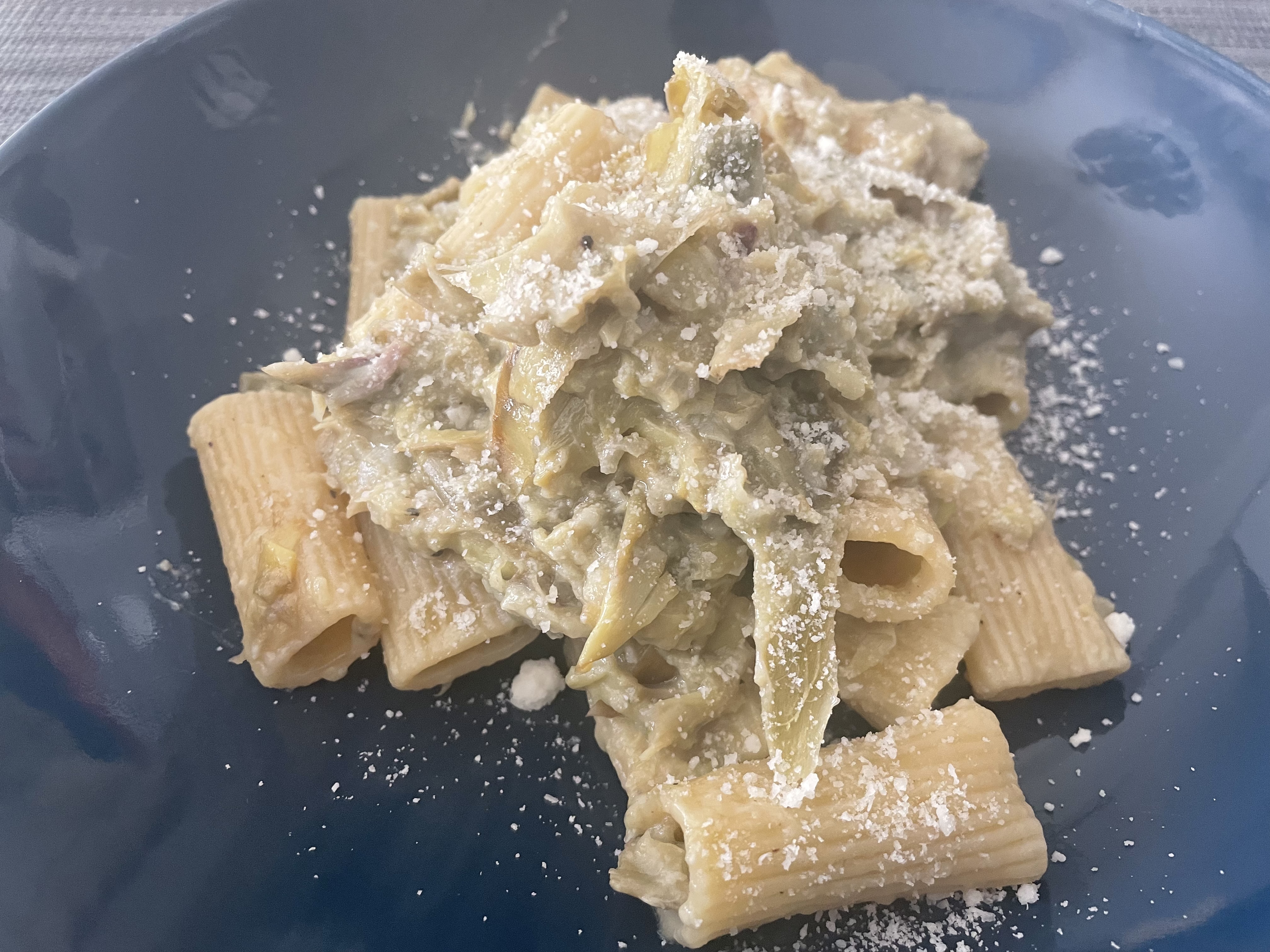 Rigatoni con Carciofi