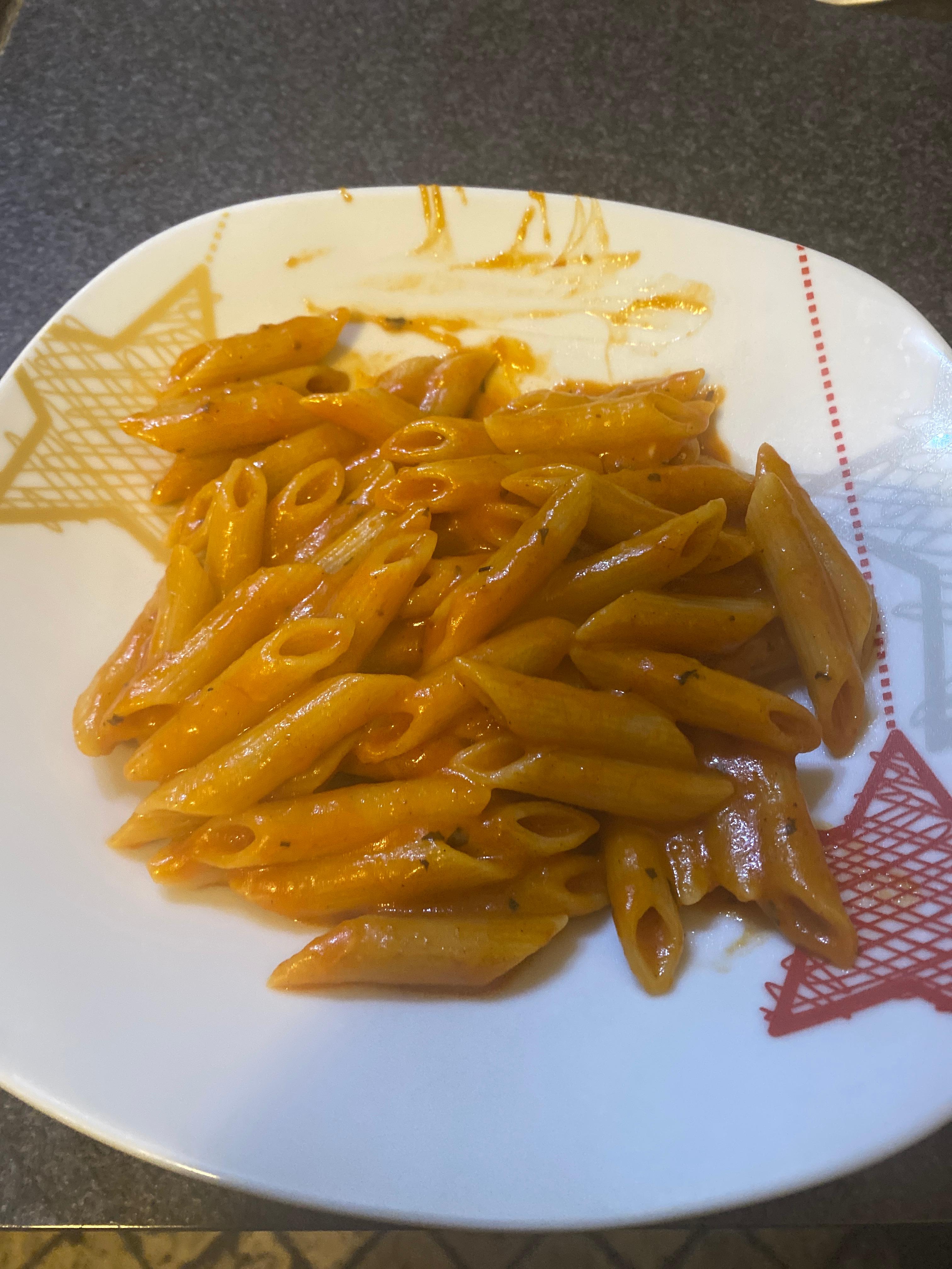 Pasta pomodoro e mozzarella