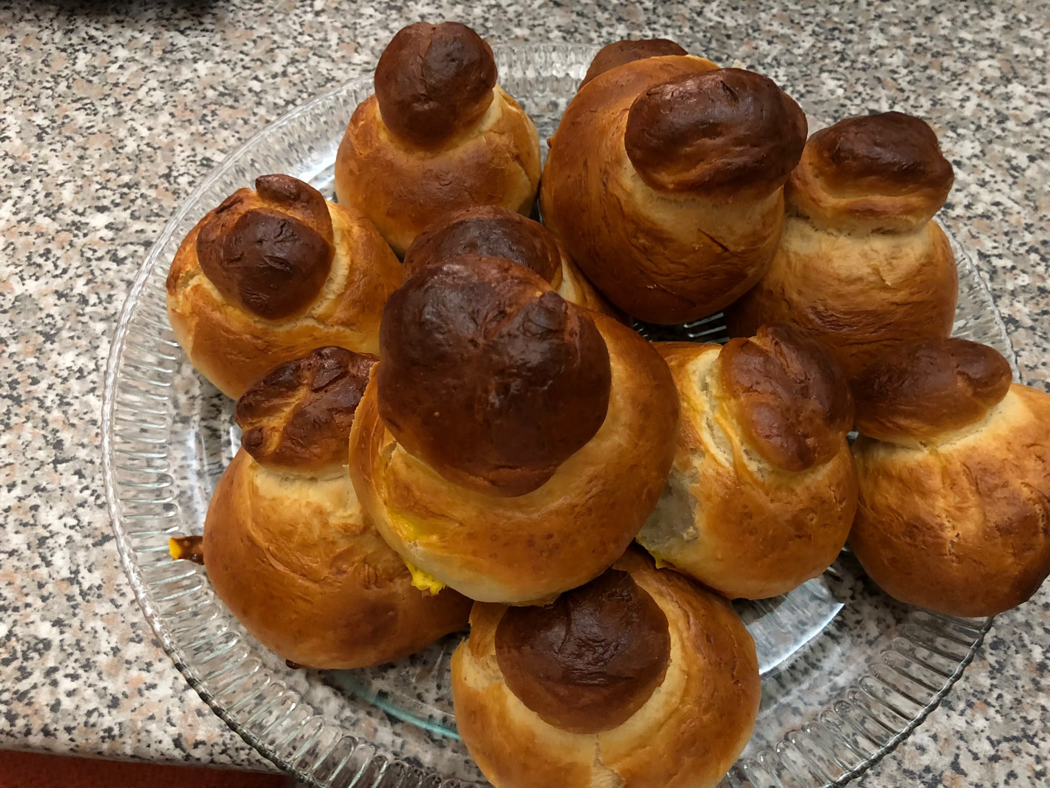 Brioches col tuppo siciliane