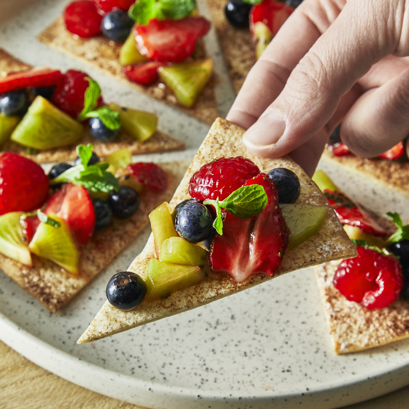 Fruit salsa met kaneelchips