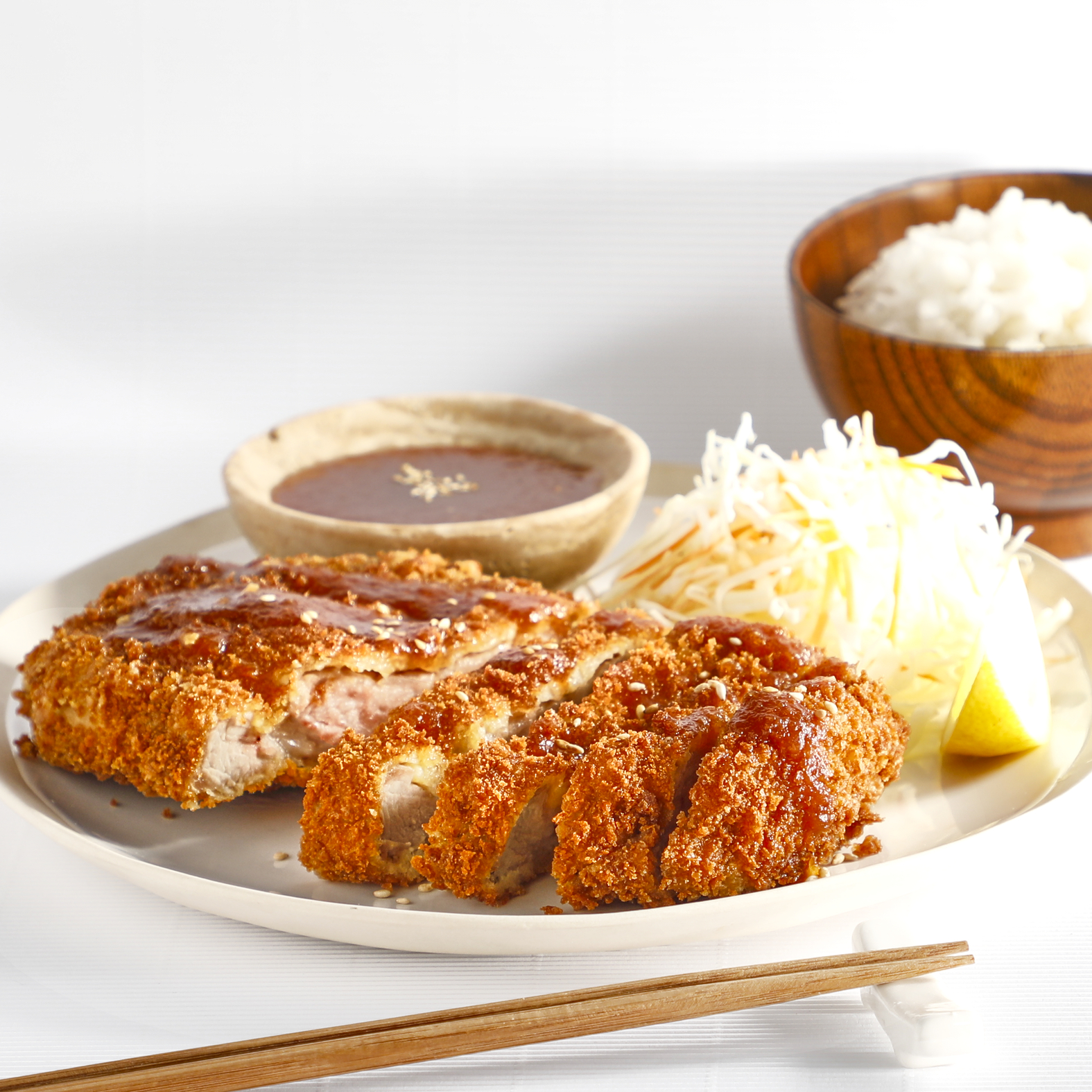Tonkatsu (japanisches paniertes Schweinefleisch)