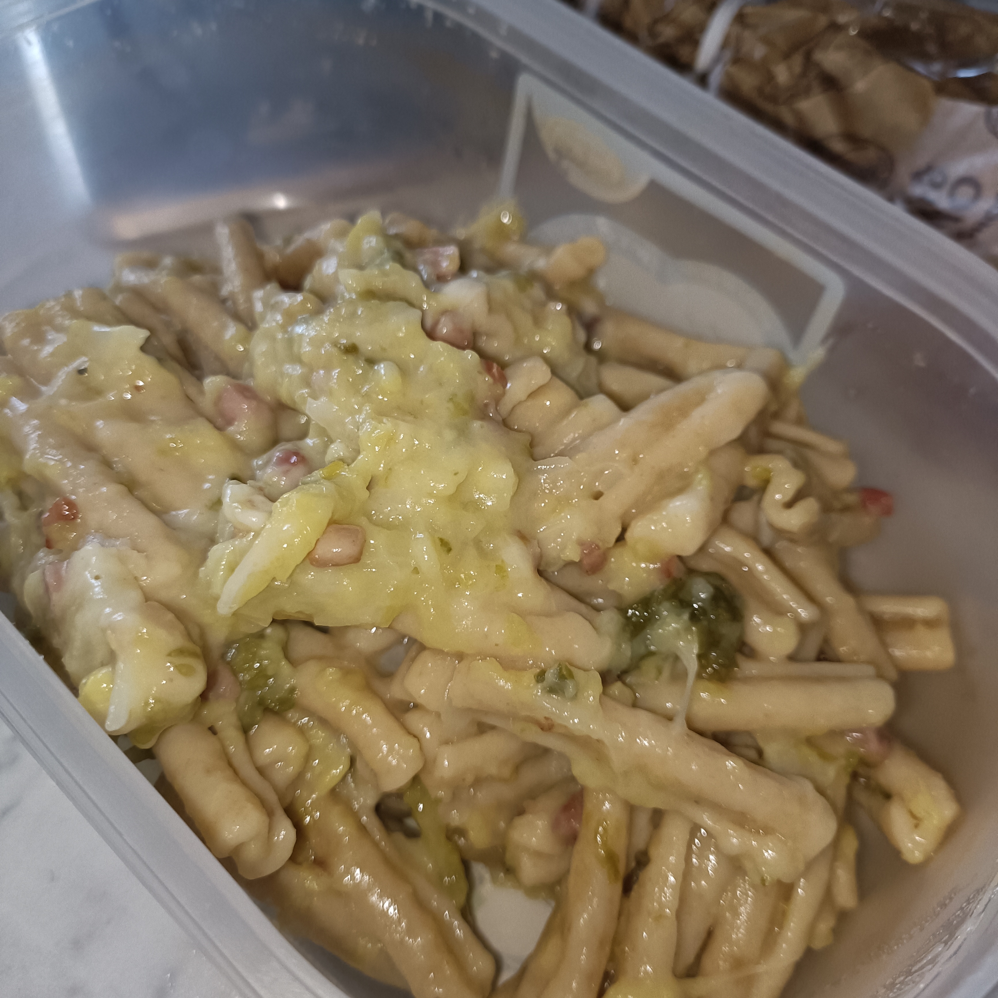 Pasta con verza e pancetta