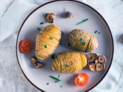 Patatas hasselback veganas