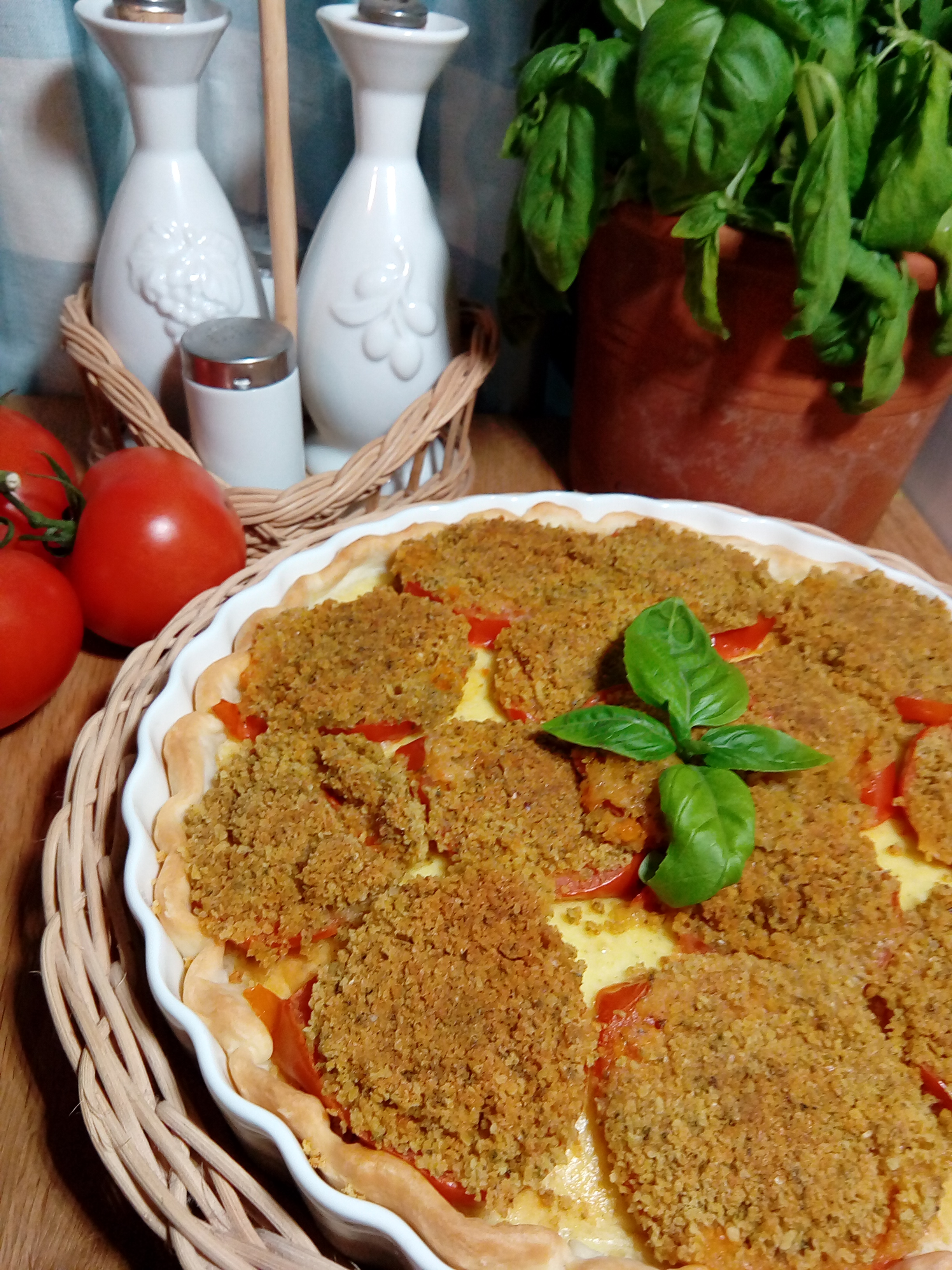 Crostata di robiola e pomodori gratinati