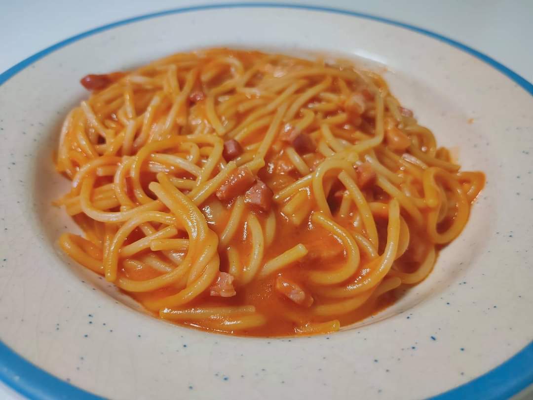 ESPAGUETIS CON CEBOLLA Y BEICON (EXPRESS)