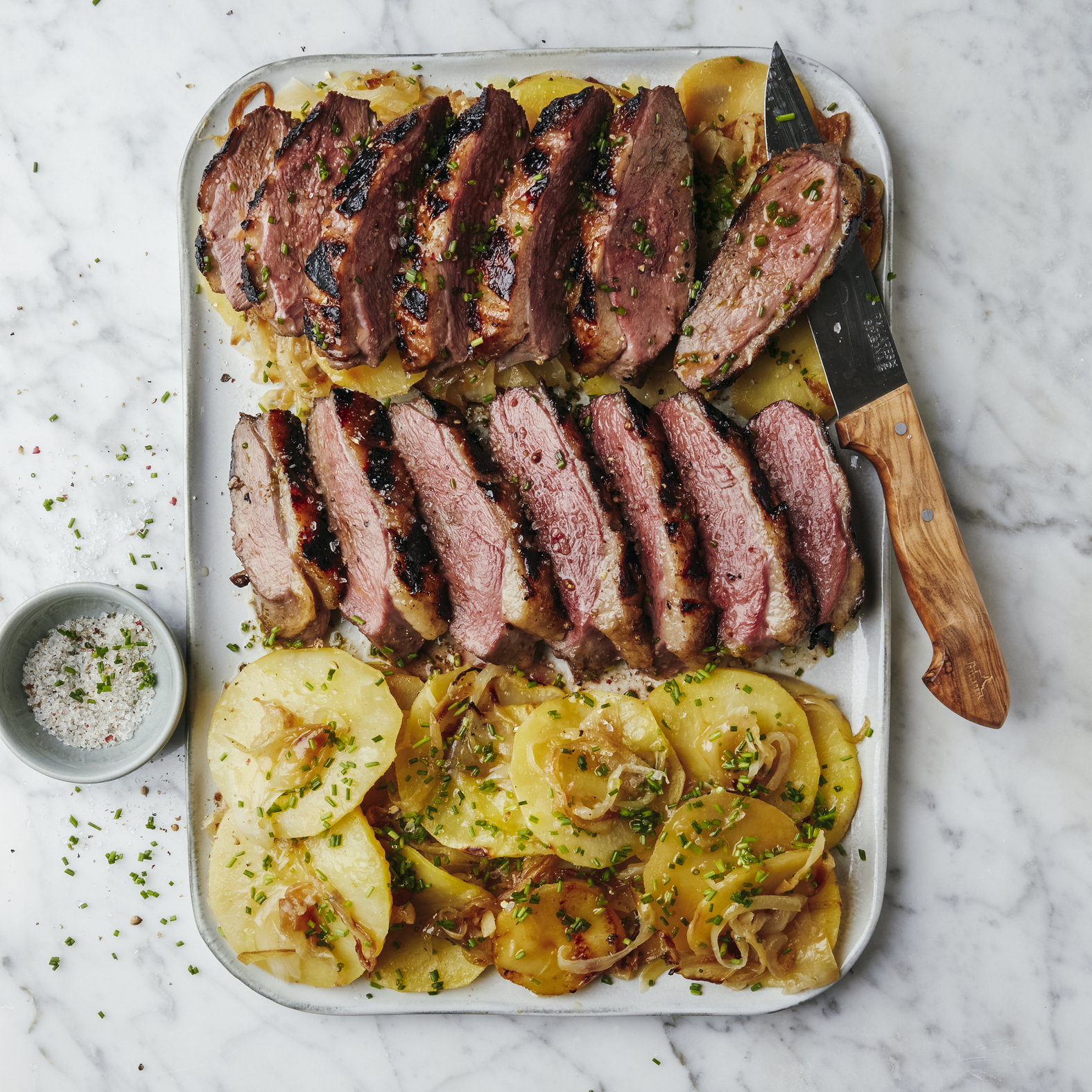 Gegrilde eendenborstfilet met ahornsiroop en aardappelen