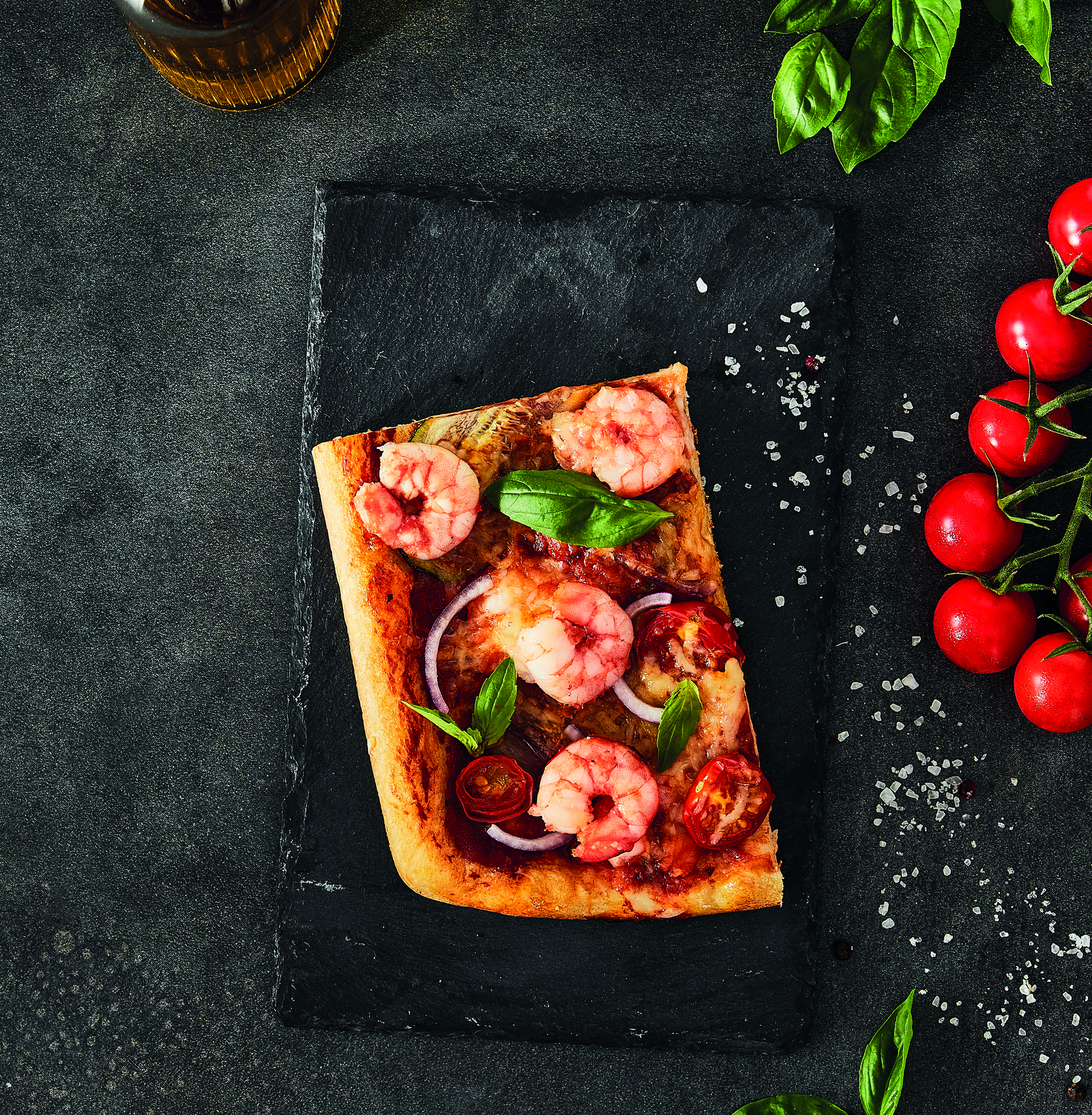 Pizza con gamberi e verdure