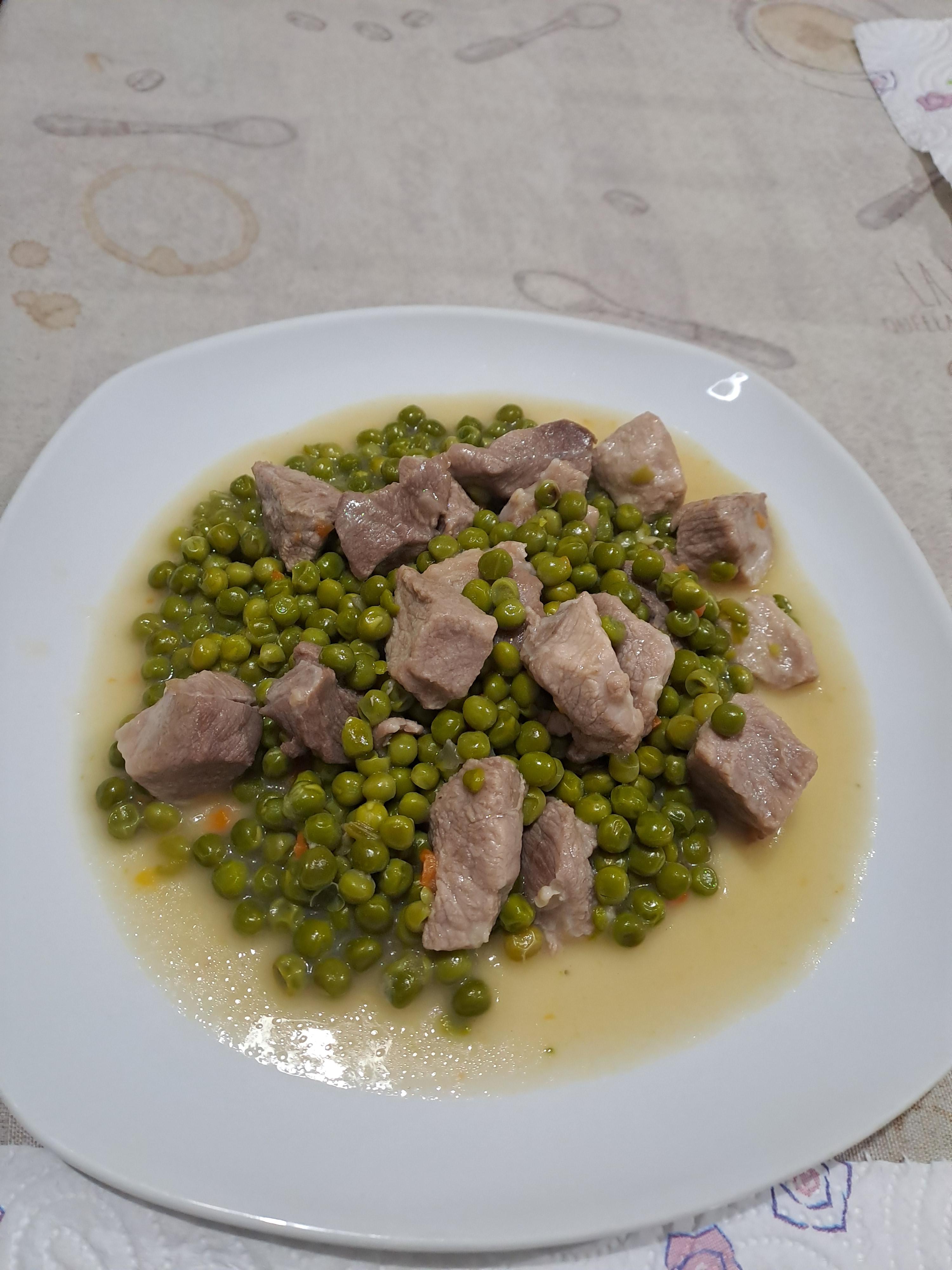 Spezzatino con piselli